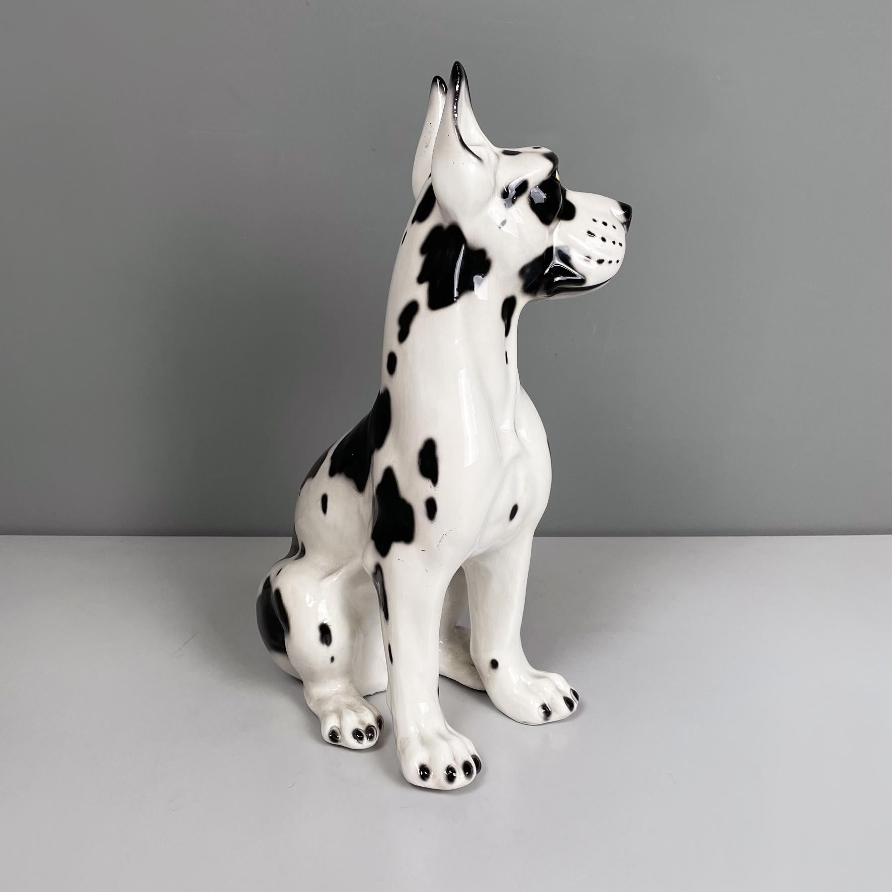 Italienische moderne schwarz-weiße Keramikskulptur von Harlekin Dogge Hund, 1980er Jahre im Zustand „Gut“ im Angebot in MIlano, IT
