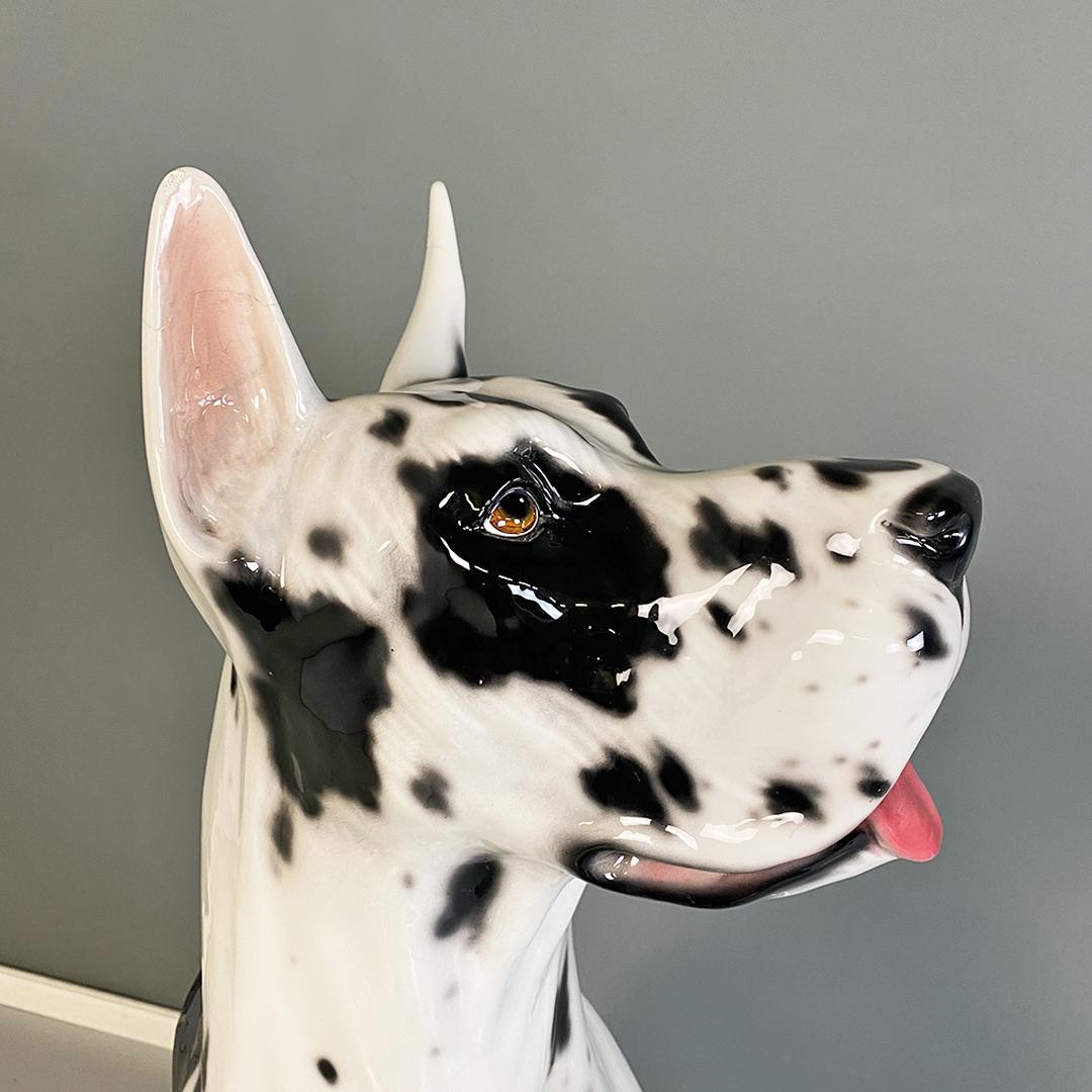 Céramique Sculpture moderne italienne en céramique noire et blanche d'un chien dogue arlequin des années 1980 en vente