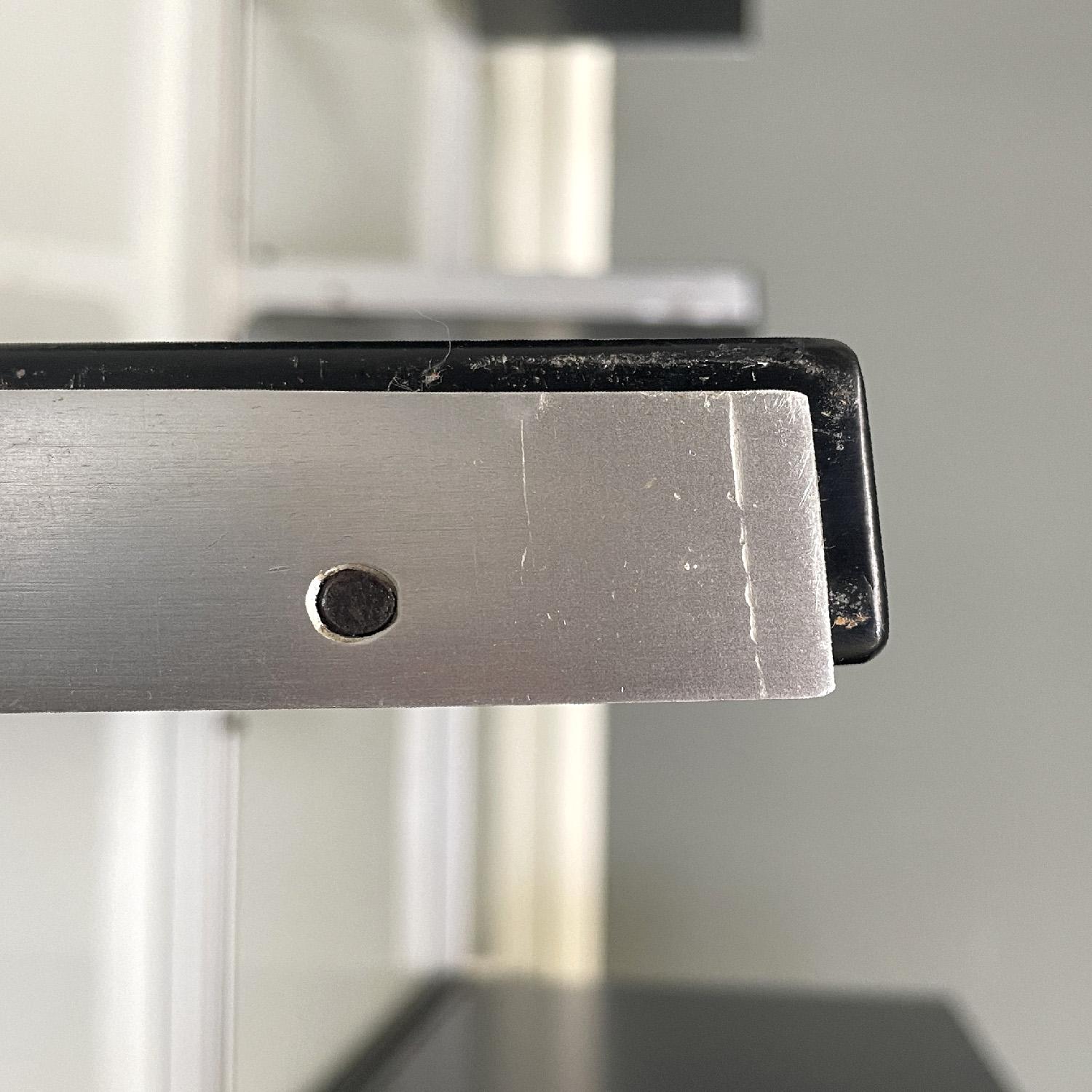 Fin du 20e siècle Bibliothèque moderne italienne E22 d'Osvaldo Borsani pour Tecno, 1970 en vente
