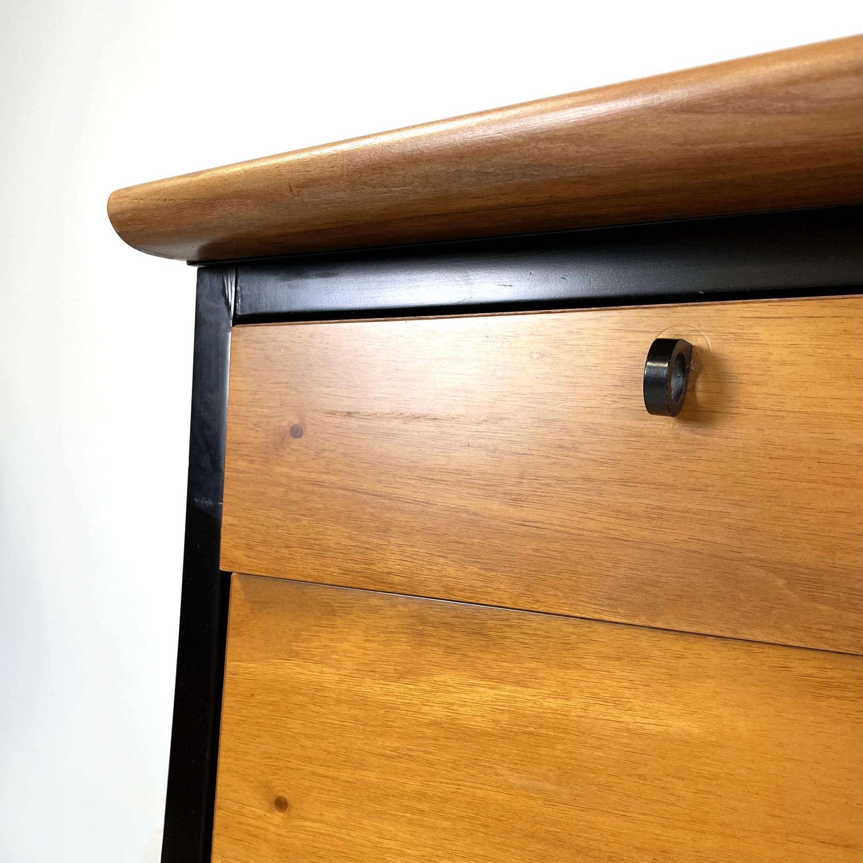 Italian modern black wood Chest of drawers by Umberto Asnago for Giorgetti 1980s For Sale 3