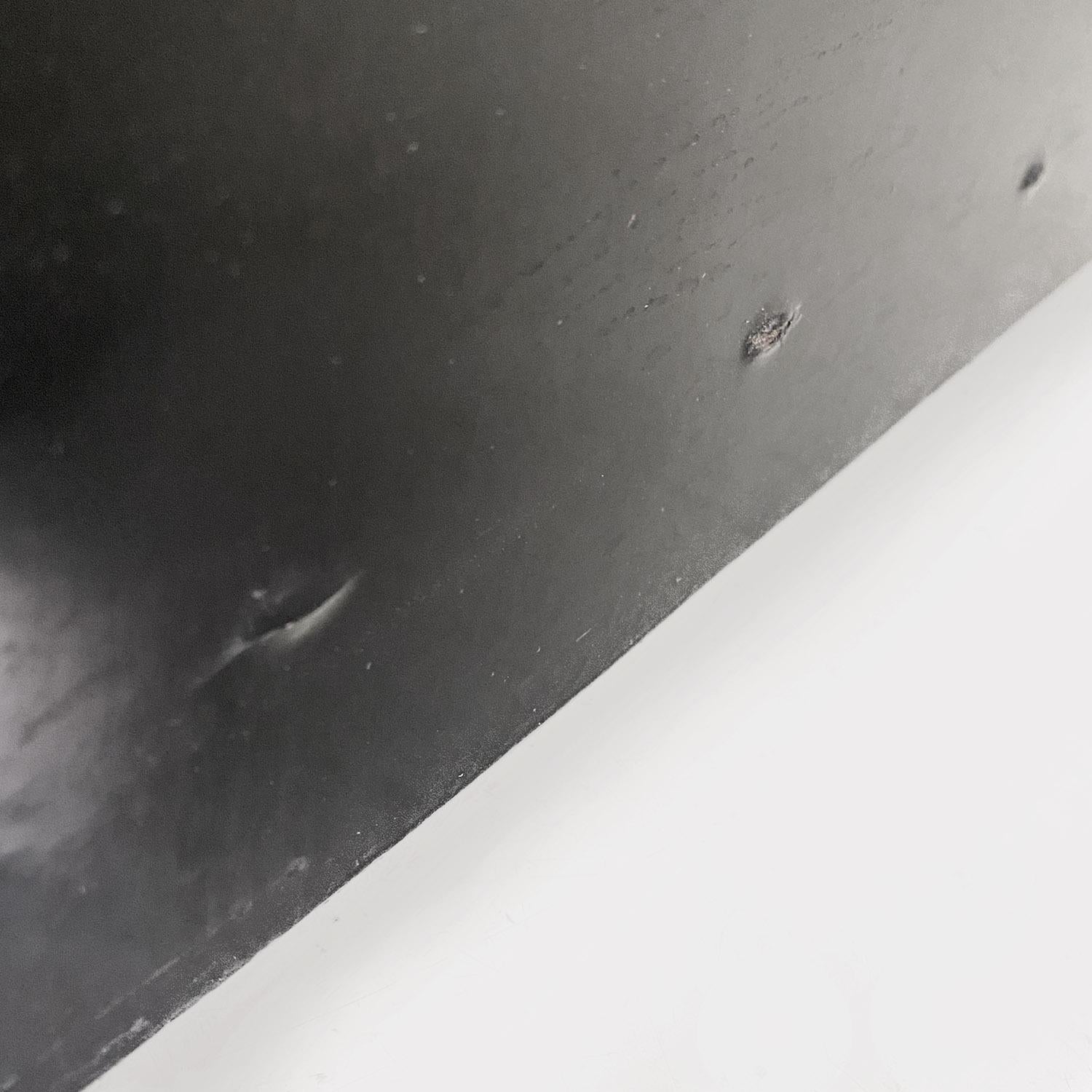 Armadio angolare italiano moderno in legno nero con ripiano a rotelle e portabottiglie anni '80 in vendita 10
