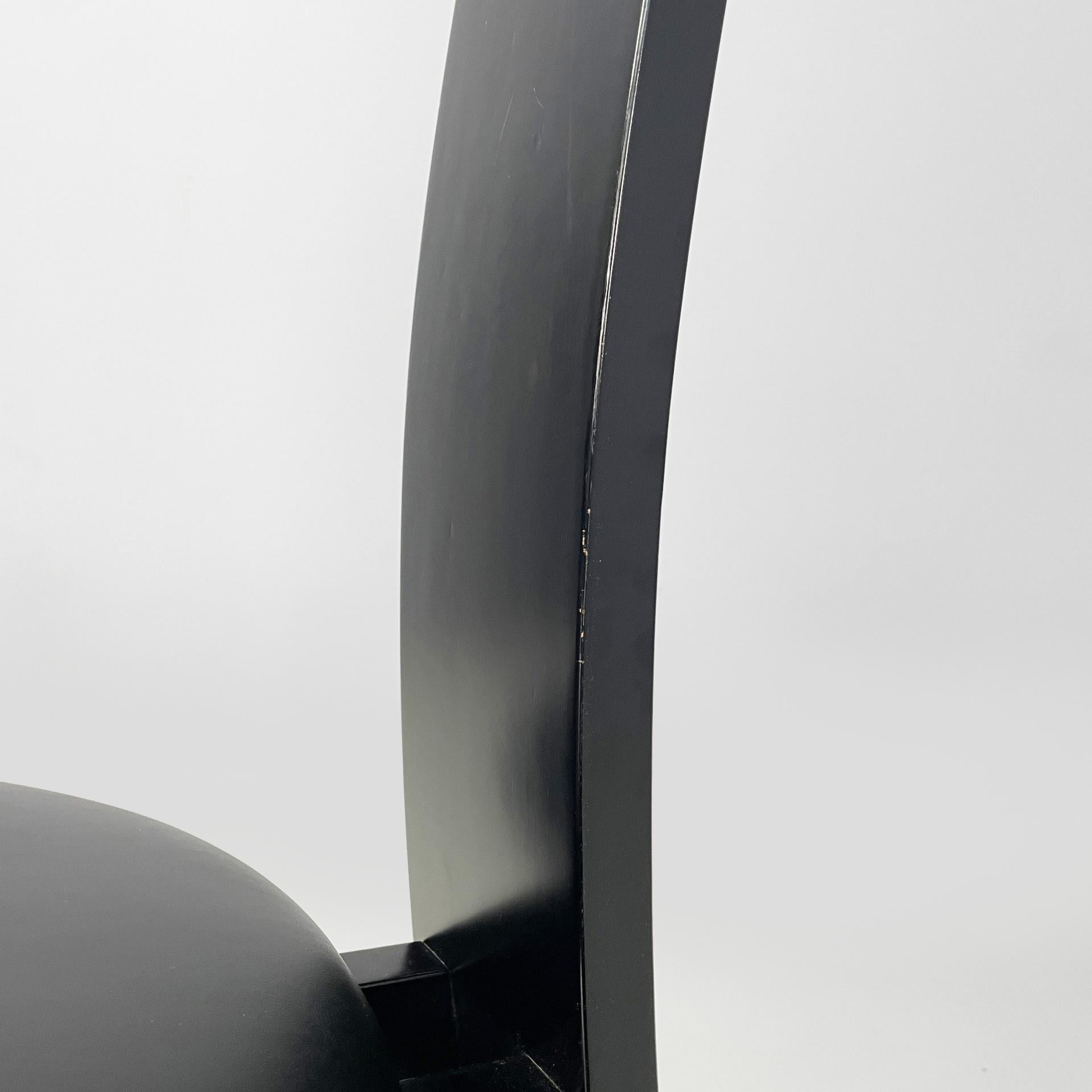 Italian modern black wood leather chairs Golem Vico Magistretti Poggi, 1970s in vendita 5
