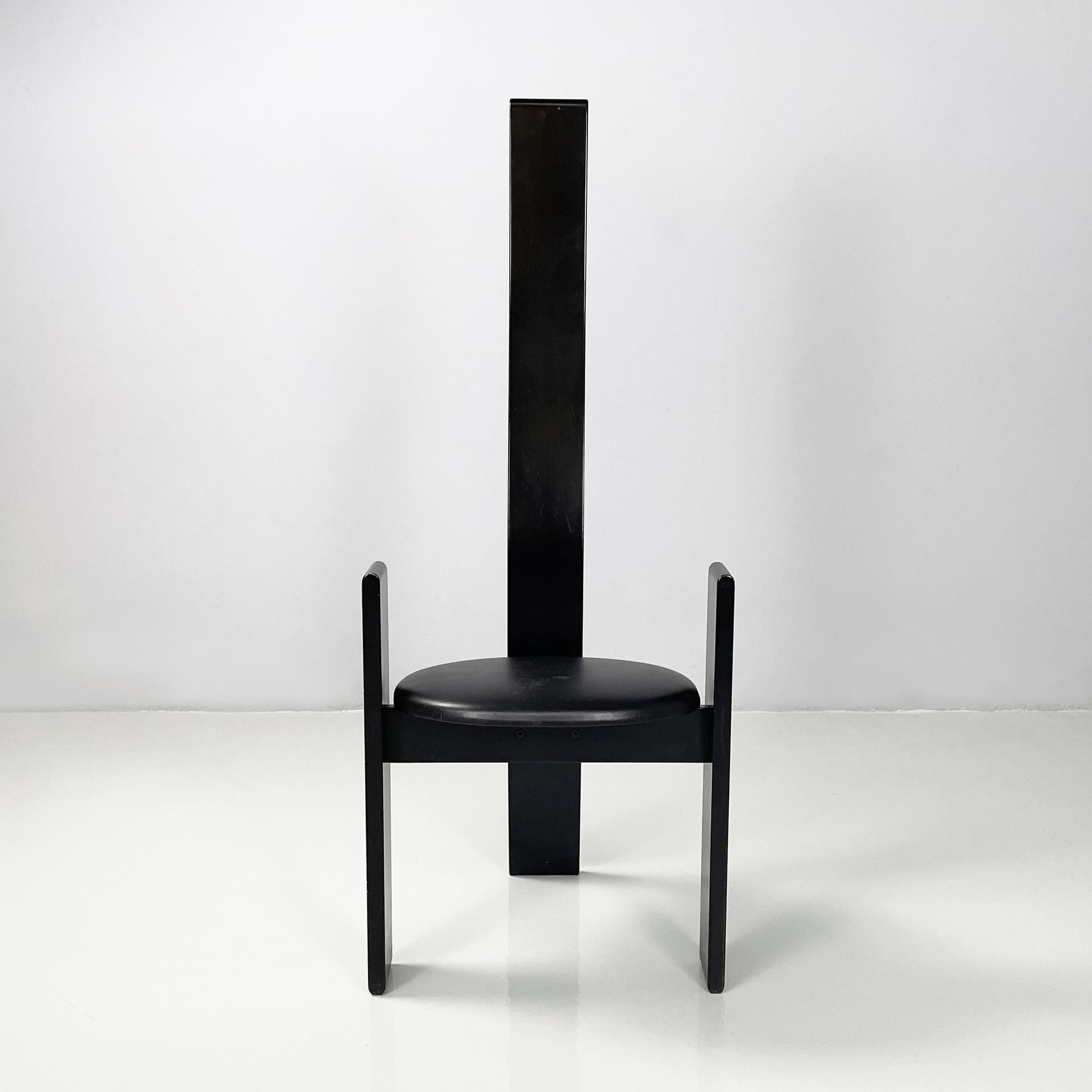 Moderno Italian modern black wood leather chairs Golem Vico Magistretti Poggi, 1970s in vendita