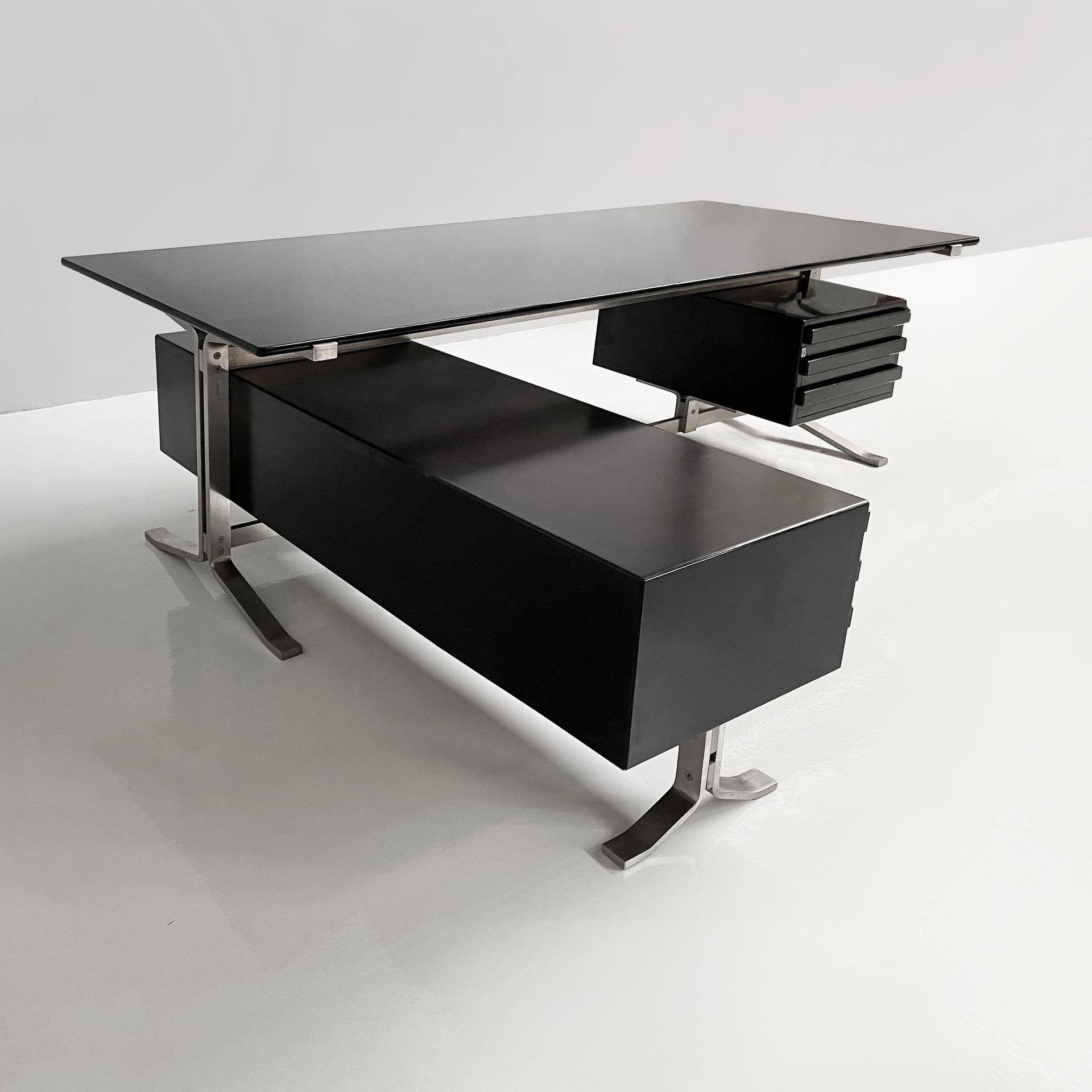 Moderner italienischer Schreibtisch aus schwarzem Holz, Stahl und Rauchglas von Formanova, 1970er Jahre (Ende des 20. Jahrhunderts) im Angebot