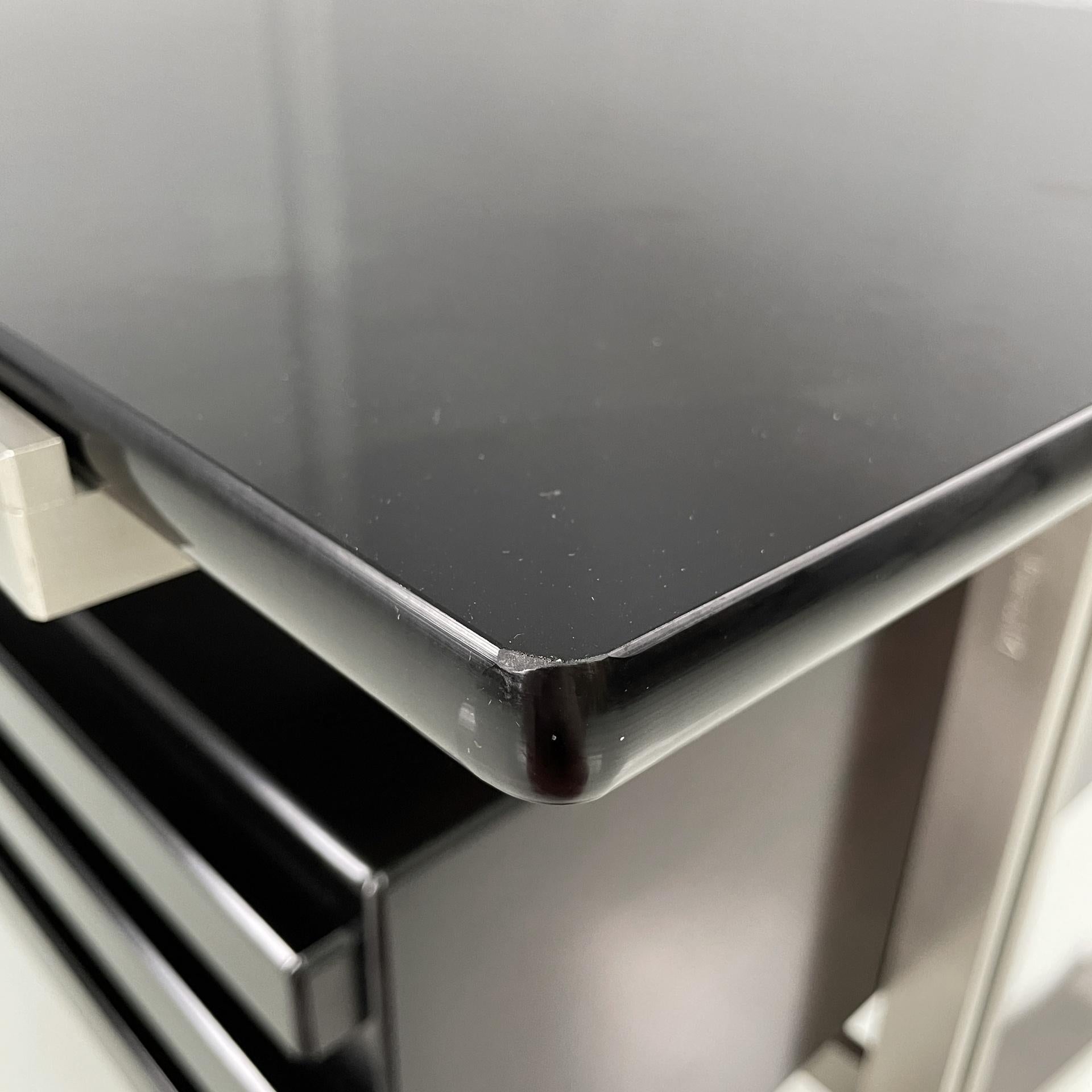 Moderner italienischer Schreibtisch aus schwarzem Holz, Stahl und Rauchglas von Formanova, 1970er Jahre (Metall) im Angebot