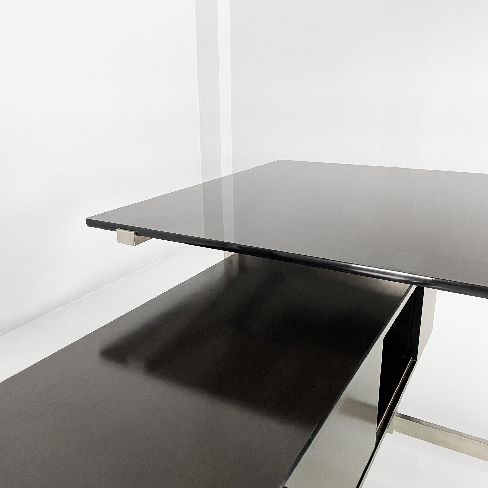 Moderner italienischer Schreibtisch aus schwarzem Holz, Stahl und Rauchglas von Formanova, 1970er Jahre im Angebot 1