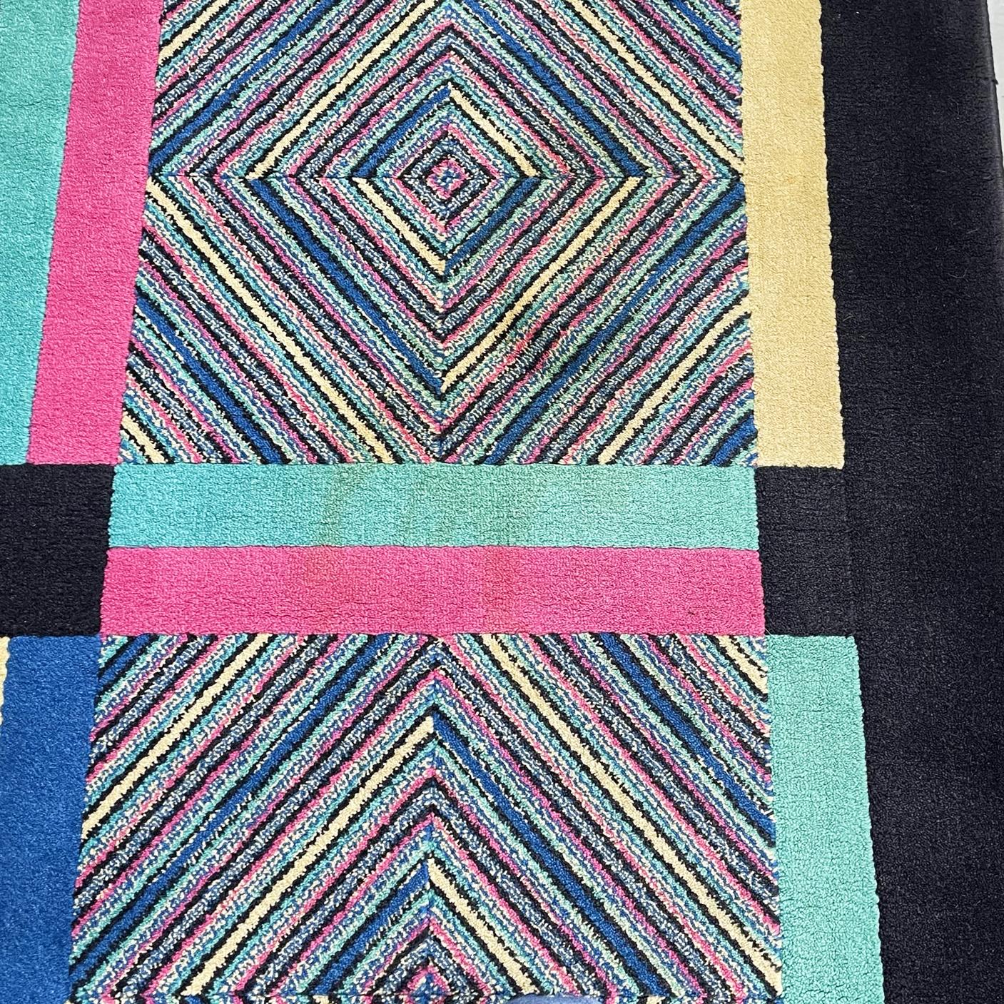 Tapis rectangulaire moderne italien en laine noire par Missoni, années 1990 en vente 1