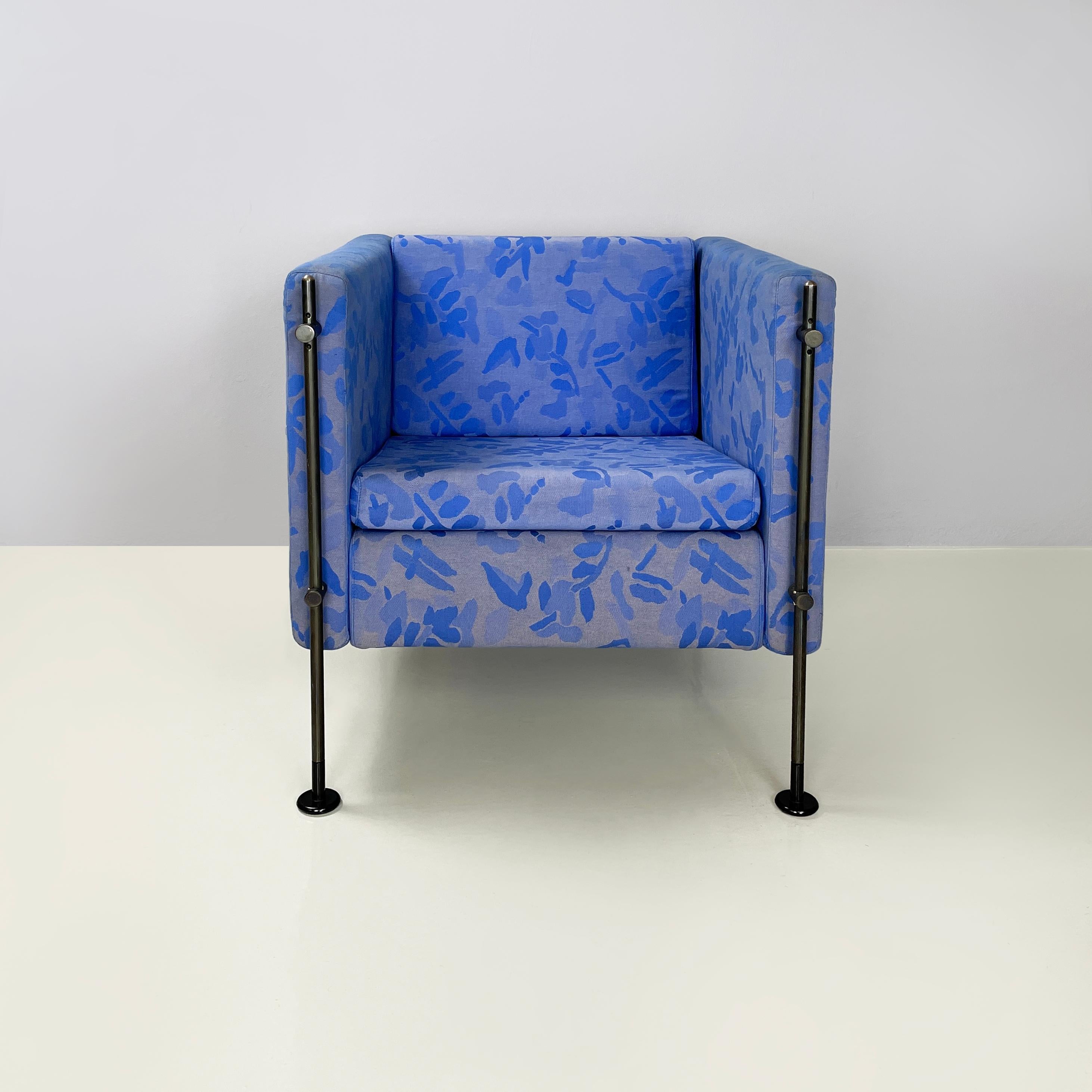 Italian modern Blu fabric Armchair Felix by Burkhard Vogtherr for Arflex, 1980s
Armchair mod. Felix with squared seat and backrest, padded and covered in blue fabric with abstract floral design. The square armrests are also padded and covered in the