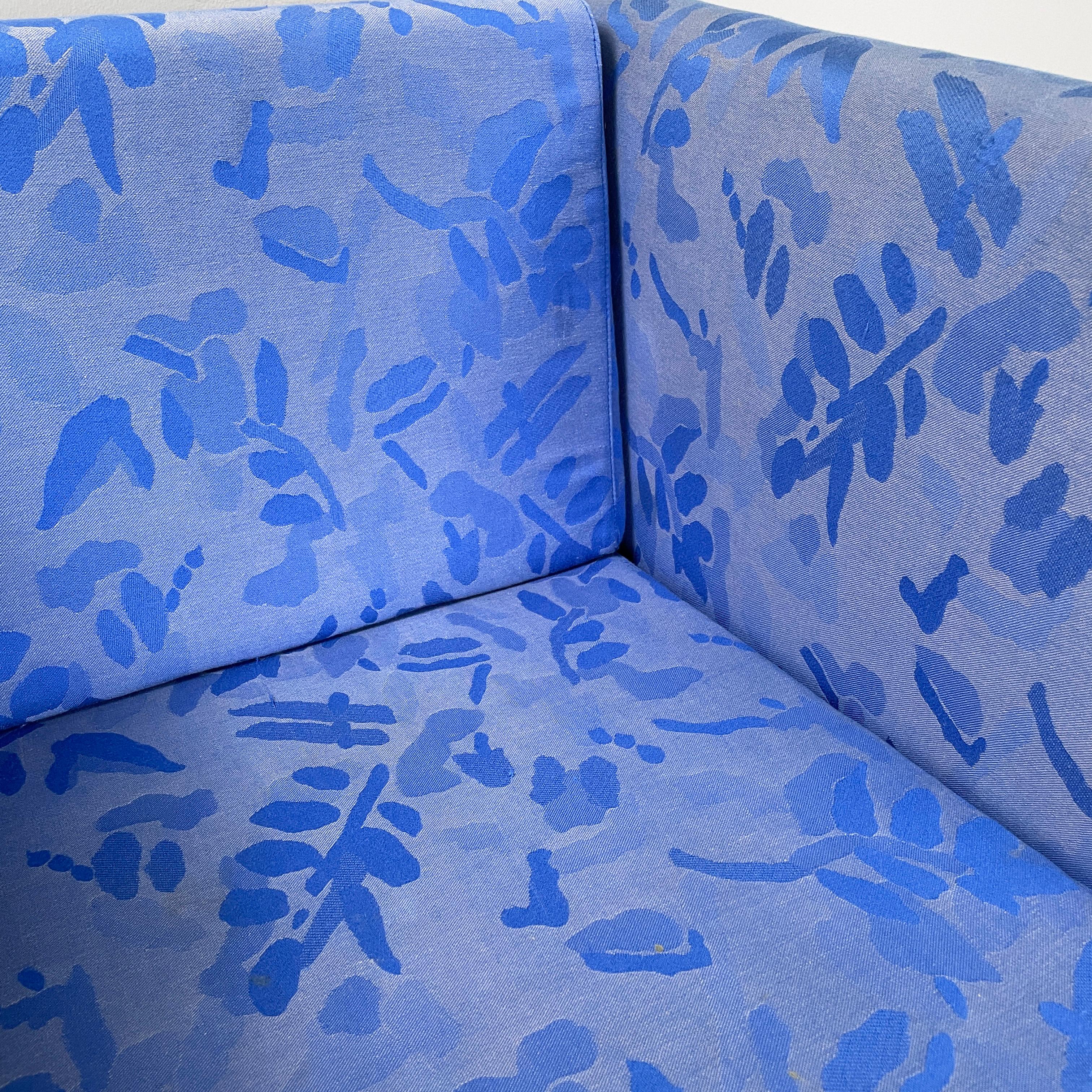 Italian modern Blu fabric Armchair Felix by Burkhard Vogtherr for Arflex, 1980s For Sale 1