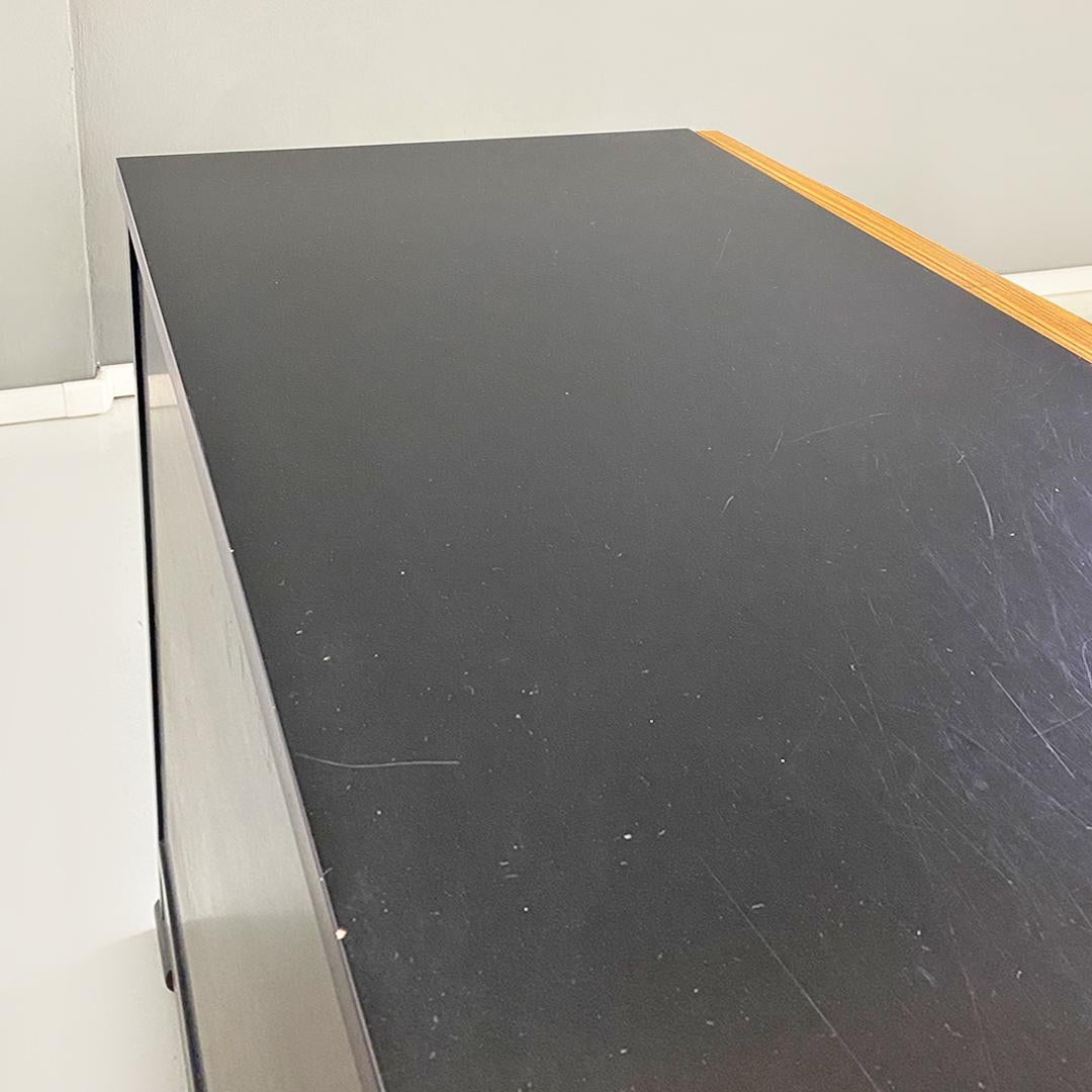 Credenza moderna italiana in legno massiccio blu e nero di Umberto Asnago, Giorgetti 1982 in vendita 10