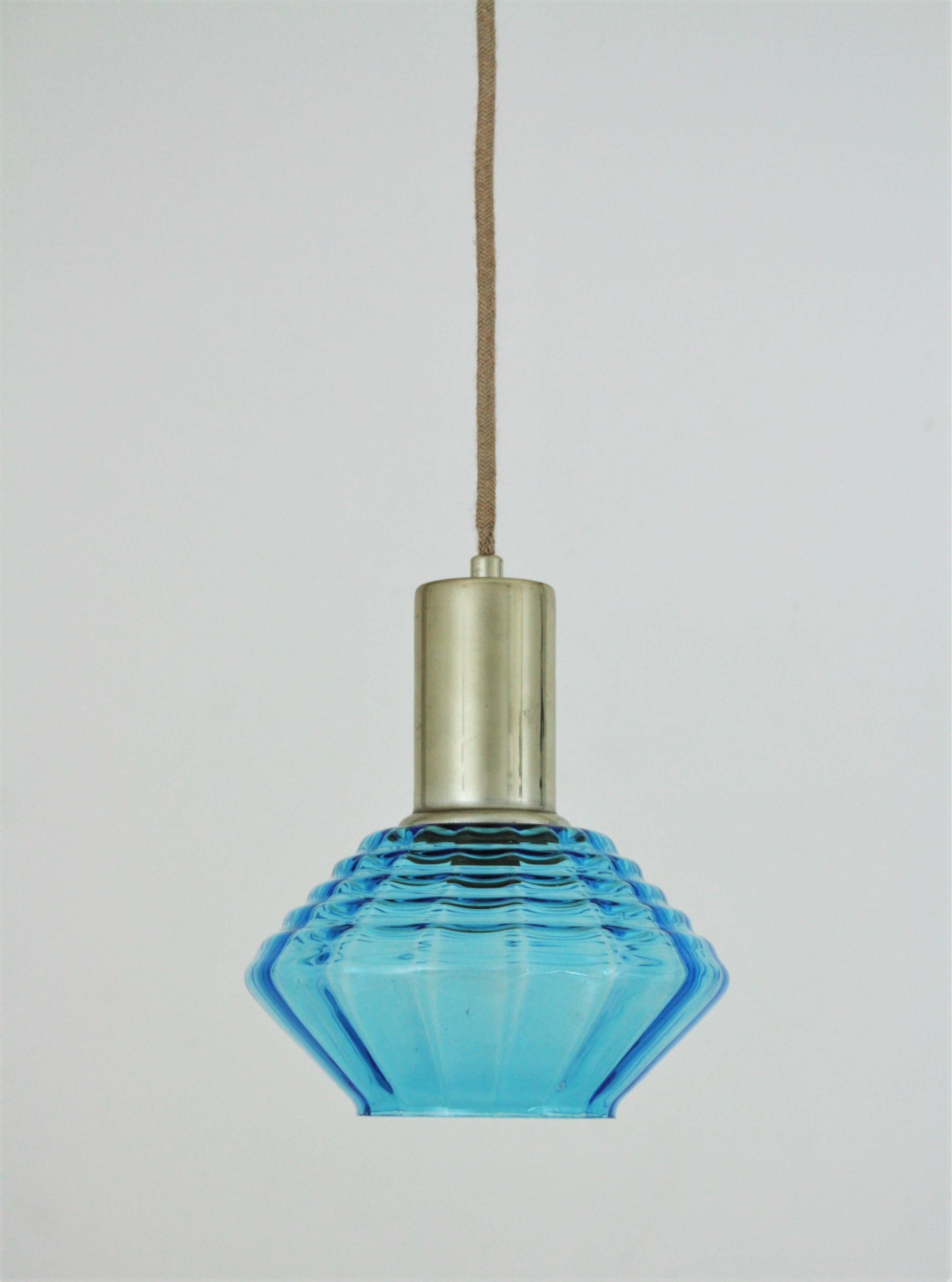 Italian Modern Blue Glass and Chrome Suspension / Pendant Lamp In Good Condition For Sale In Barcelona, ES