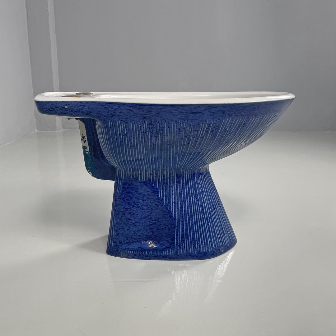 Bidé italiano moderno de cerámica azul de Antonia Campi para Richard Ginori, años 70 finales del siglo XX en venta