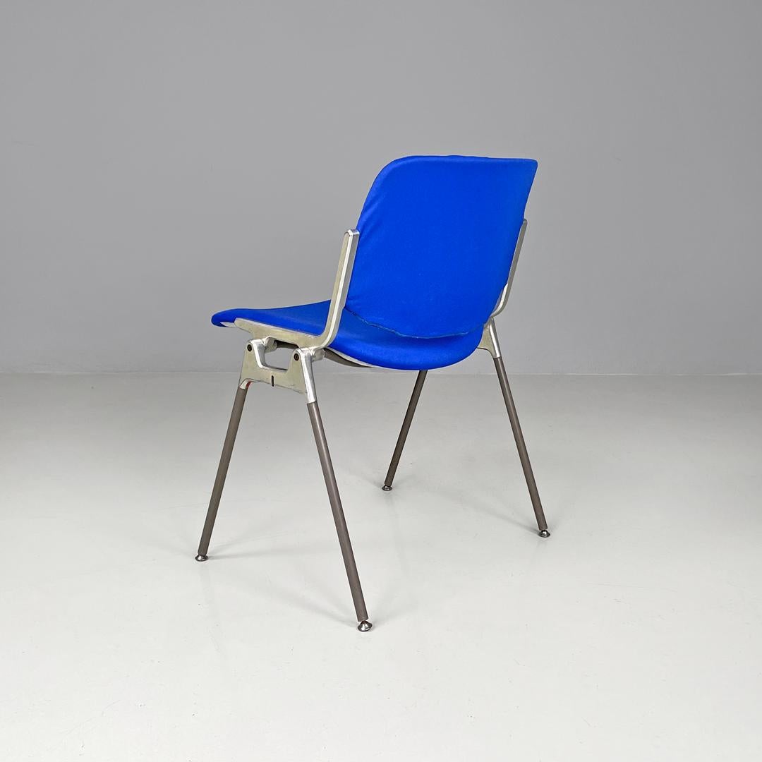 Sedie DSC moderne italiane in tessuto blu Giancarlo Piretti Anonima Castelli, anni '70 In condizioni buone in vendita a MIlano, IT