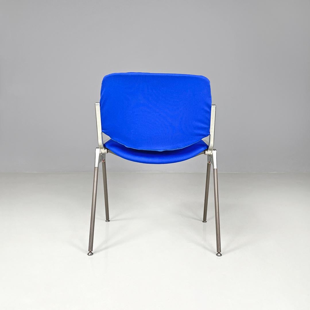 Fine XX secolo Sedie DSC moderne italiane in tessuto blu Giancarlo Piretti Anonima Castelli, anni '70 in vendita
