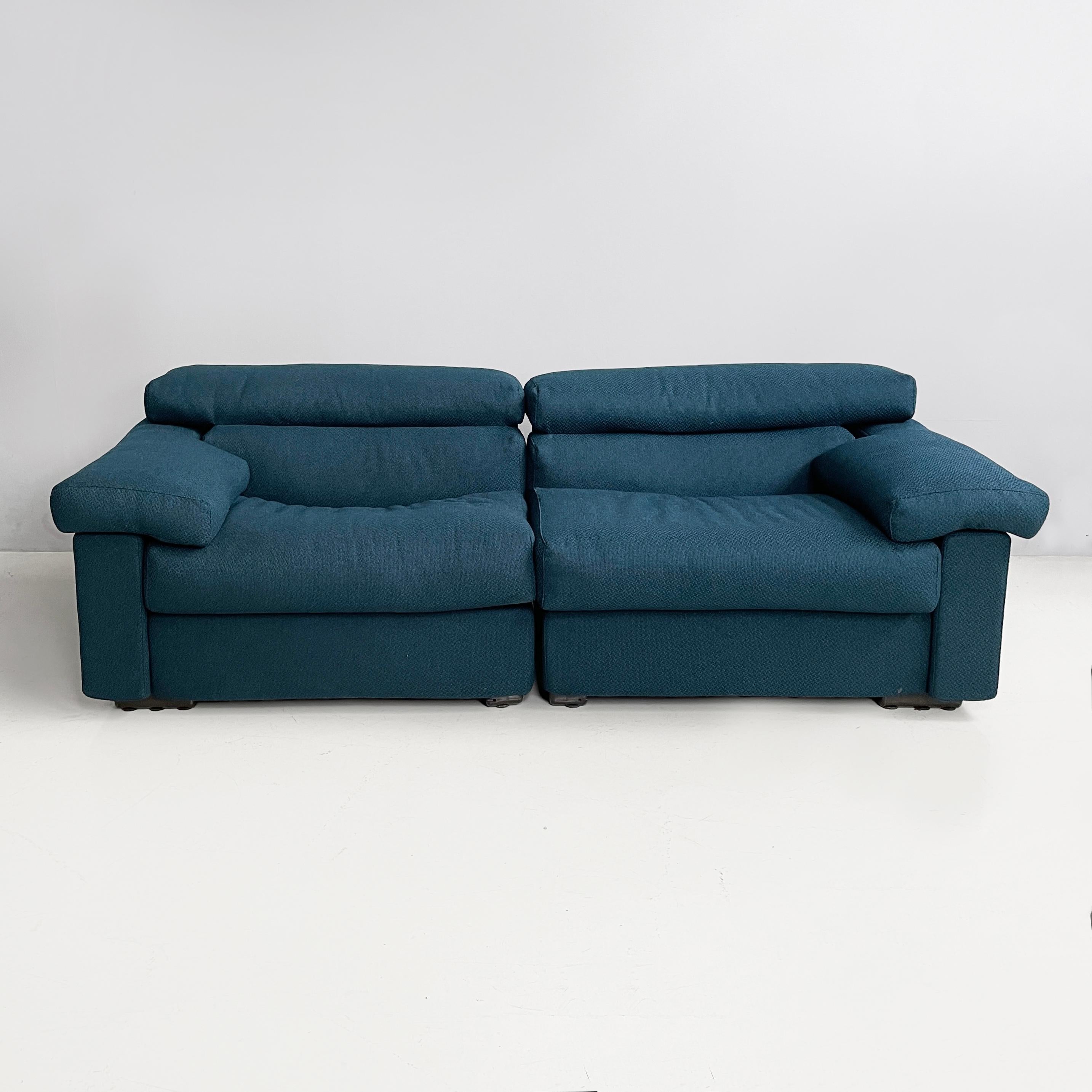 Canapé moderne italien en tissu bleu Erasmo par Afra et Tobia Scarpa pour B&B, 1970
Canapé modulable modèle Erasmo recouvert de bleu pétrole. Le canapé est composé de deux modules avec accoudoirs, qui suivent des lignes géométriques et régulières.