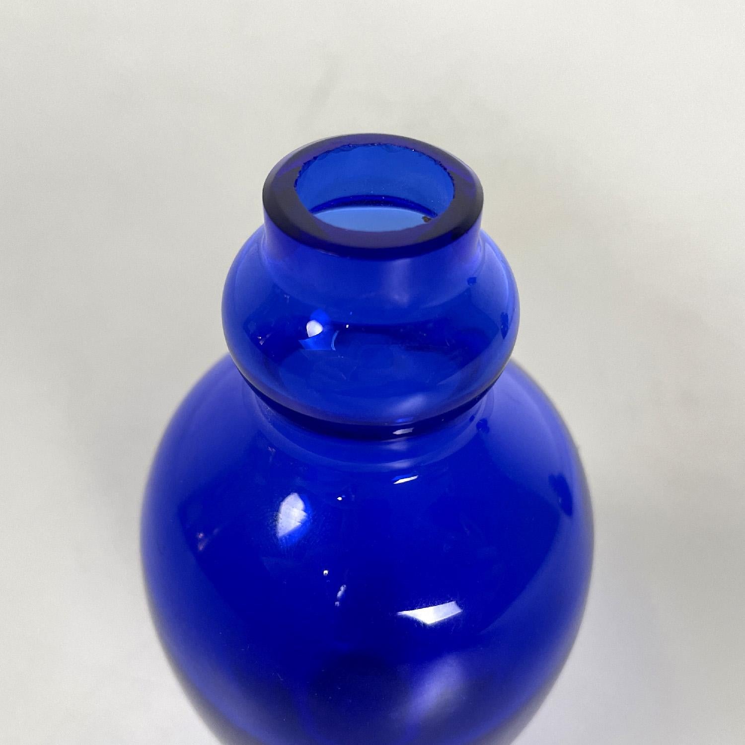 Late 20th Century Italian modern blue Murano glass pair of vases by Venini, 1990s For Sale