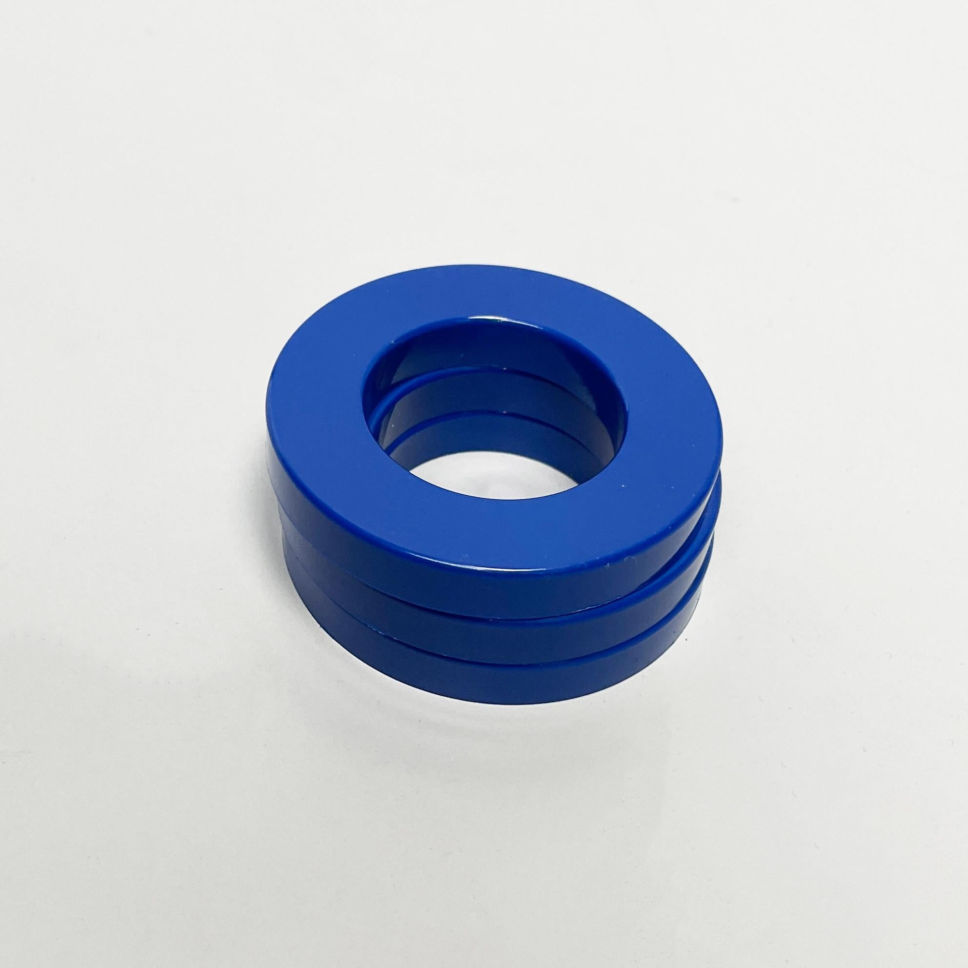 Italian modern Blue rings for the perpetual wall calendar by Ring A Date, 2020s In Good Condition For Sale In MIlano, IT