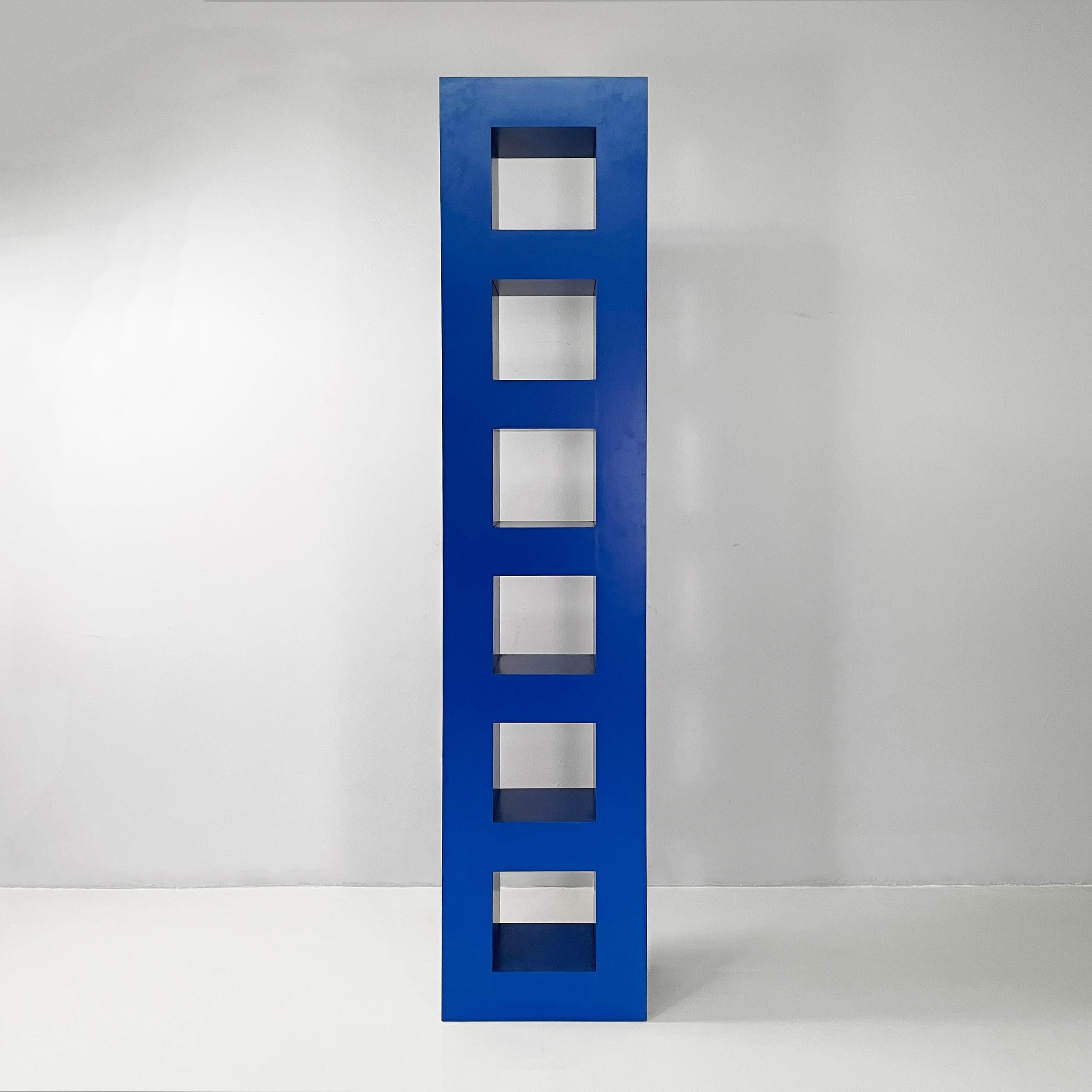 Italian modern blue wood bookcase by Aldo Cibic for Memphis, 1980s
Iconic bookcase with rectangular shape entirely of wood covered in blue laminate. It is composed of a single column with six square compartments.
Produced by Memphis Milano in 1980s