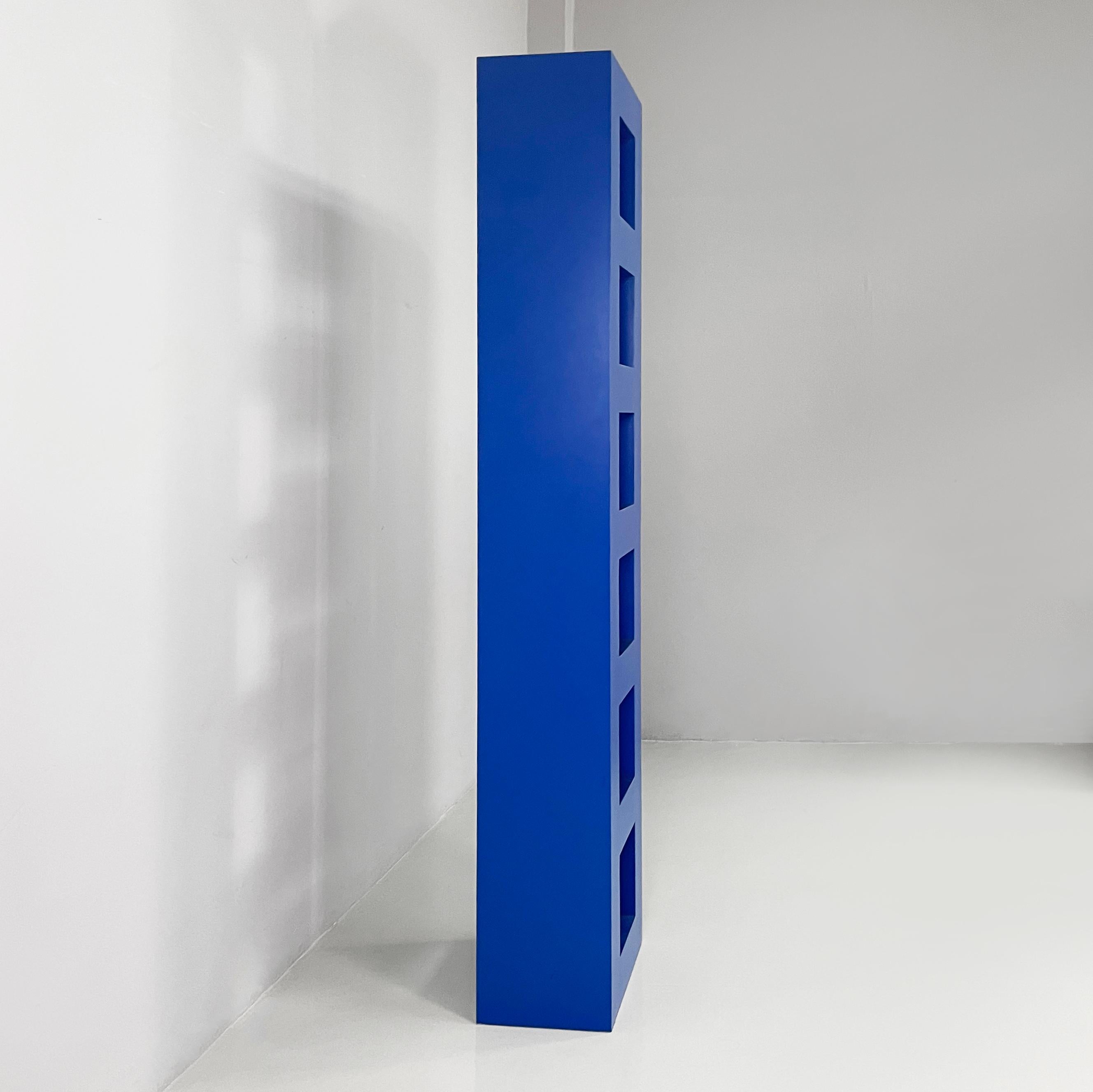 Modern Italian modern blue wood bookcase by Aldo Cibic for Memphis, 1980s For Sale