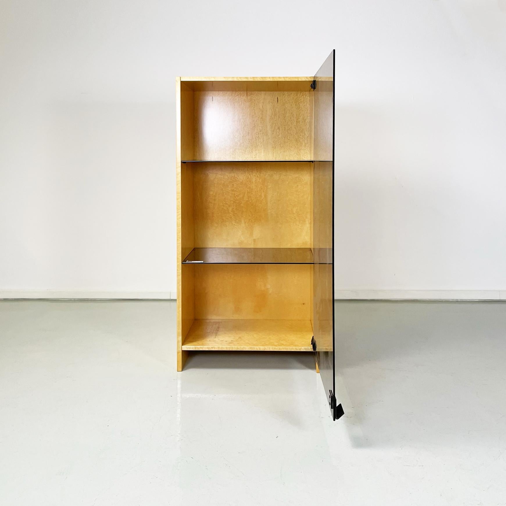 Italian Modern Bookcase by Saporiti in Light Briar and Smoked Glass, 1970s In Good Condition For Sale In MIlano, IT