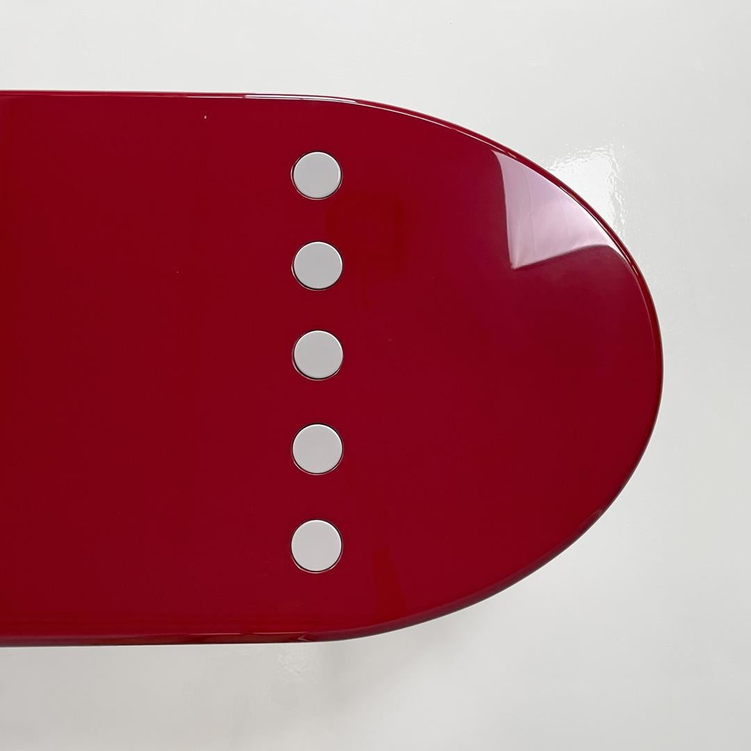 Table basse moderne italienne bordeaux laquée brillante avec pieds gris, années 1980 en vente 7