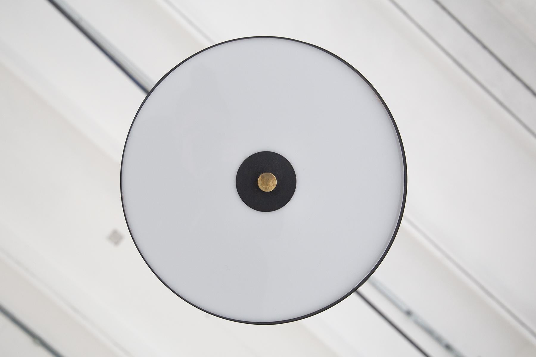 Moderne italienische Deckenleuchte aus Messing und Aluminium im Angebot 4