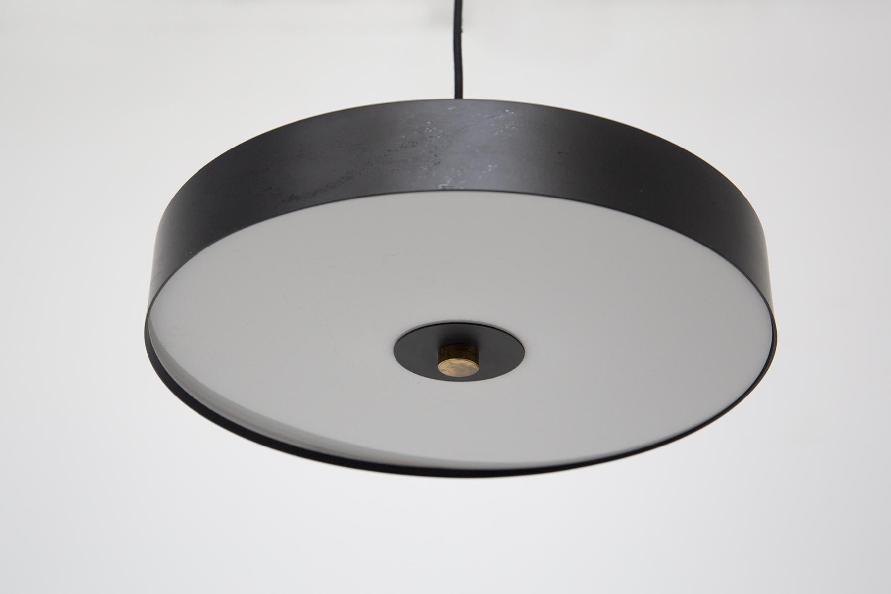 Moderne italienische Deckenleuchte aus Messing und Aluminium (Zeitgenössisch) im Angebot