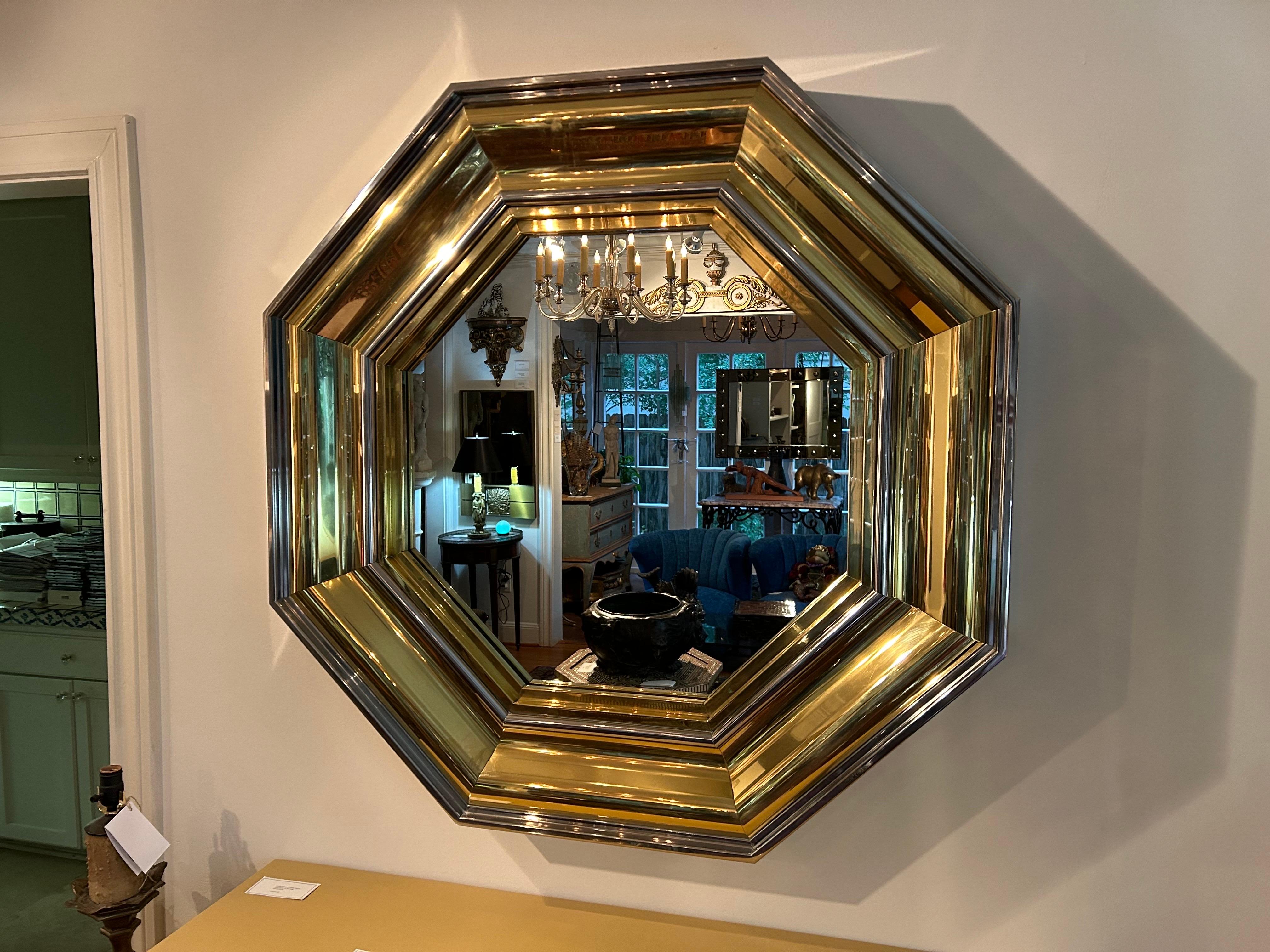 Fin du 20e siècle Miroir octogonal italien moderne en laiton et chrome par Sandro Petti en vente