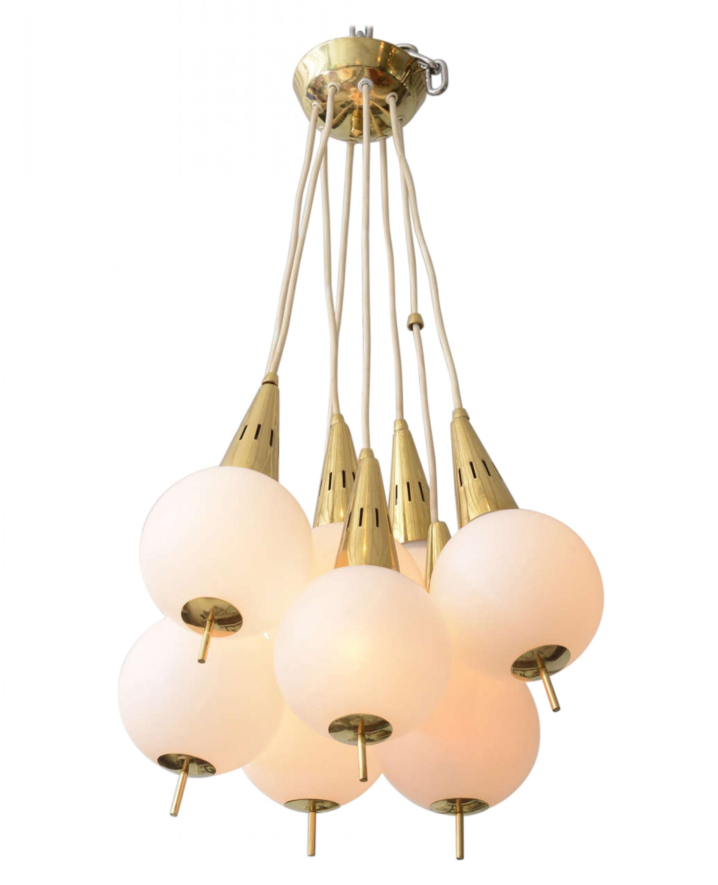Italian modern brass and glass eight-light chandelier in the manner of Stilnovo.
