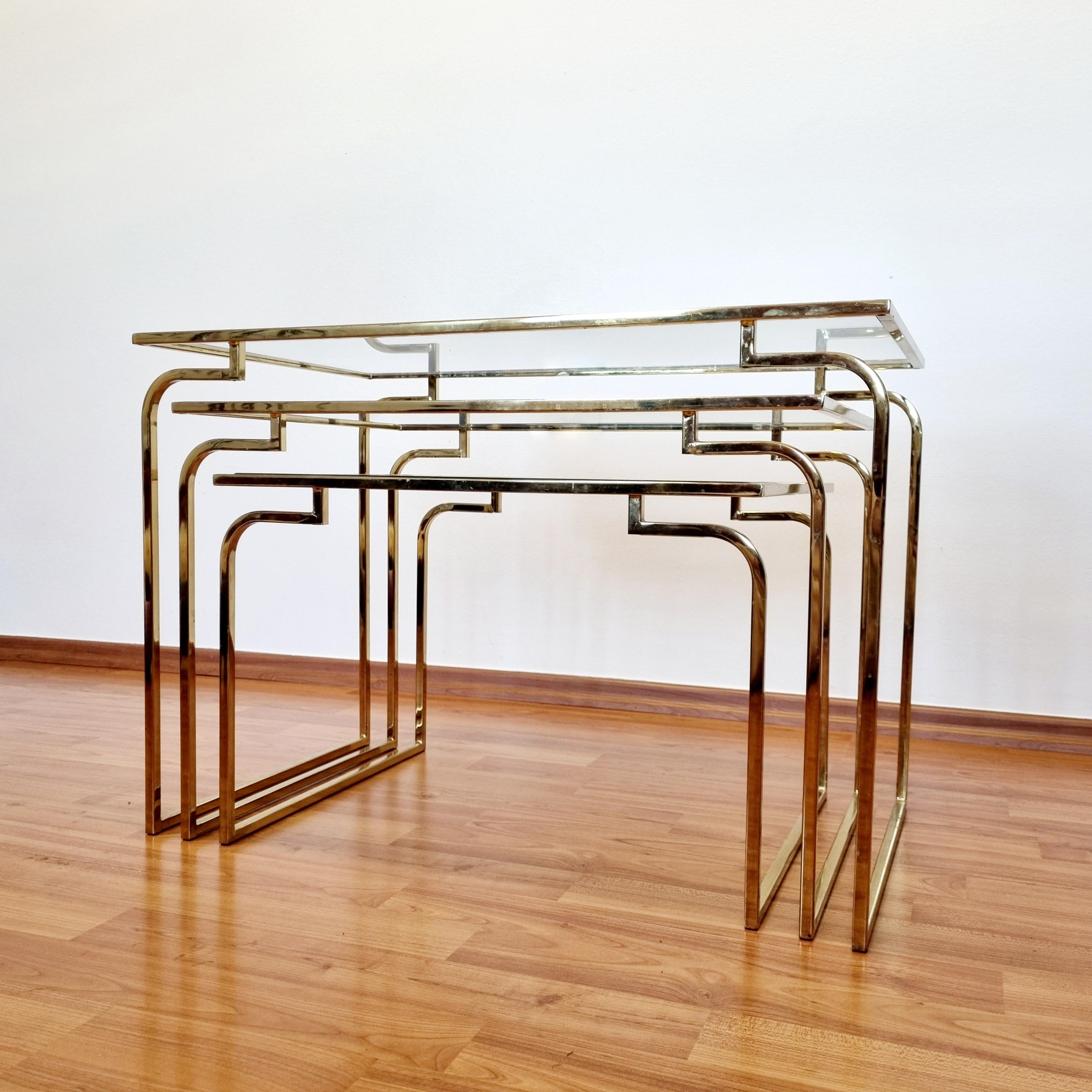Italienische Moderne Messing- und Glas-Nesttische, Italien 70er Jahre im Angebot 4