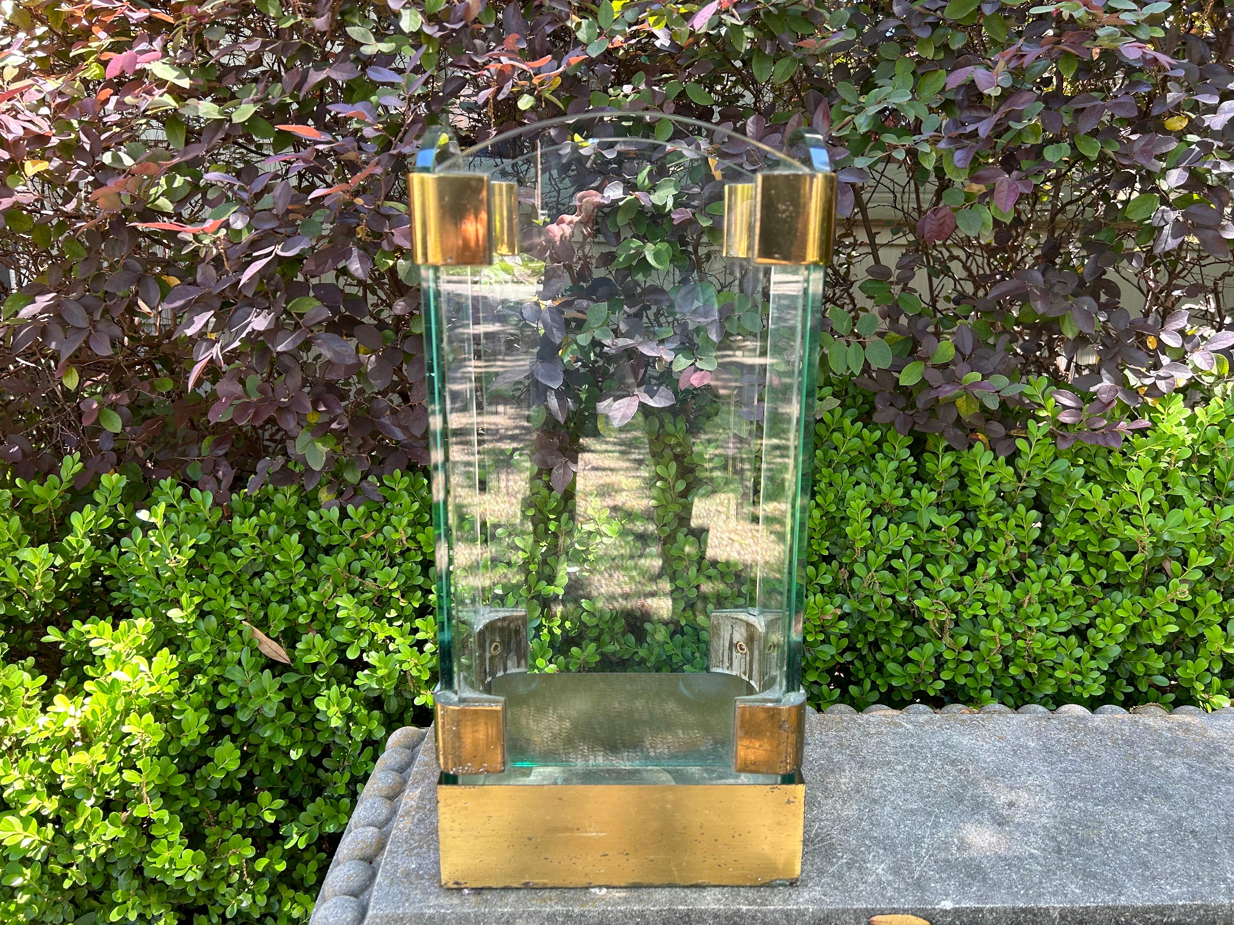 The Modern Moderns Umbrella Stand en laiton et verre en vente 8