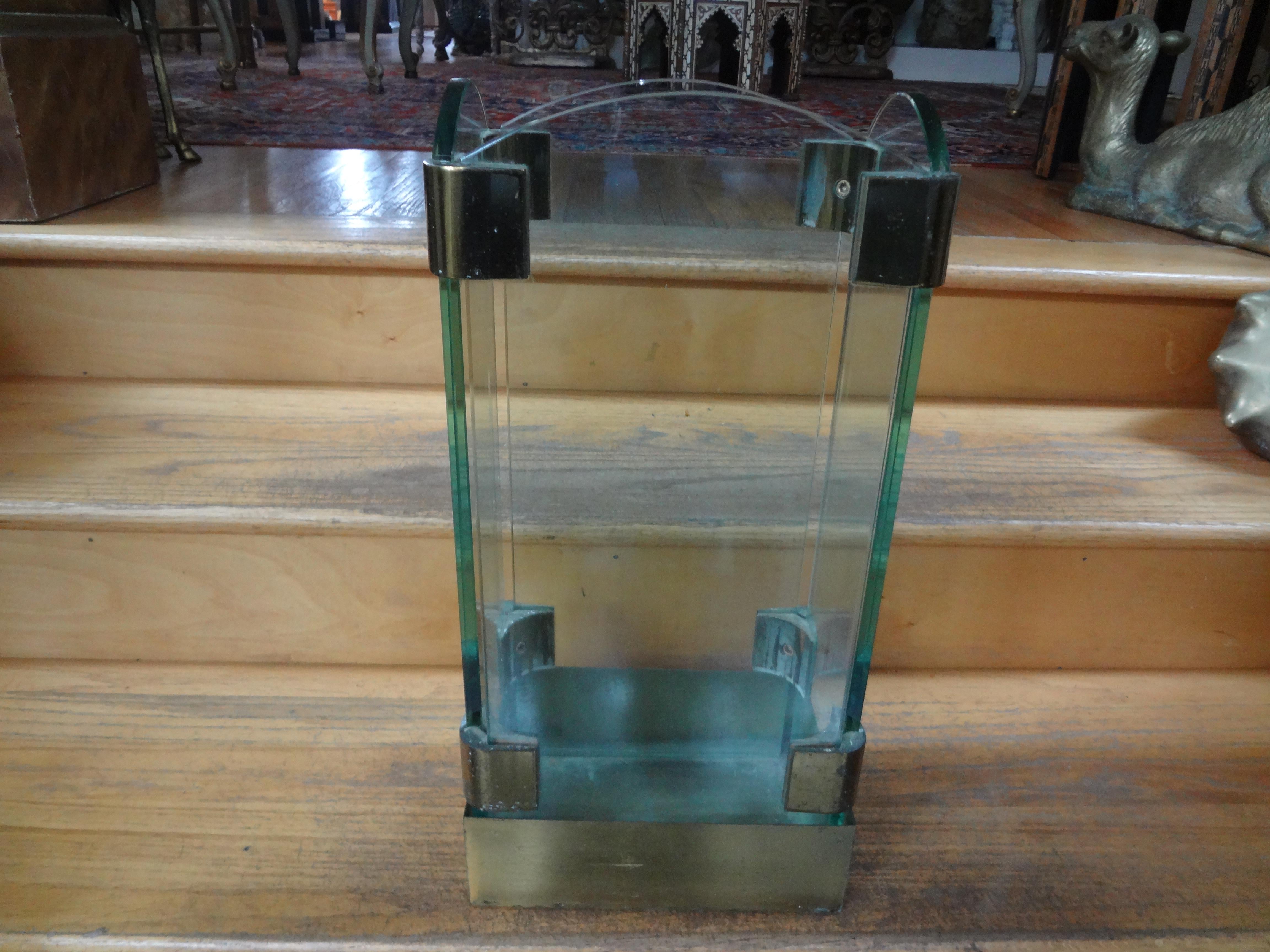 Italian Modern Brass And Glass Umbrella Stand.
Offered is stylish Italian mid century modern brass and glass umbrella stand in the manner of Max Ingrand For Fontana Arte
Age related patina to the brass.
