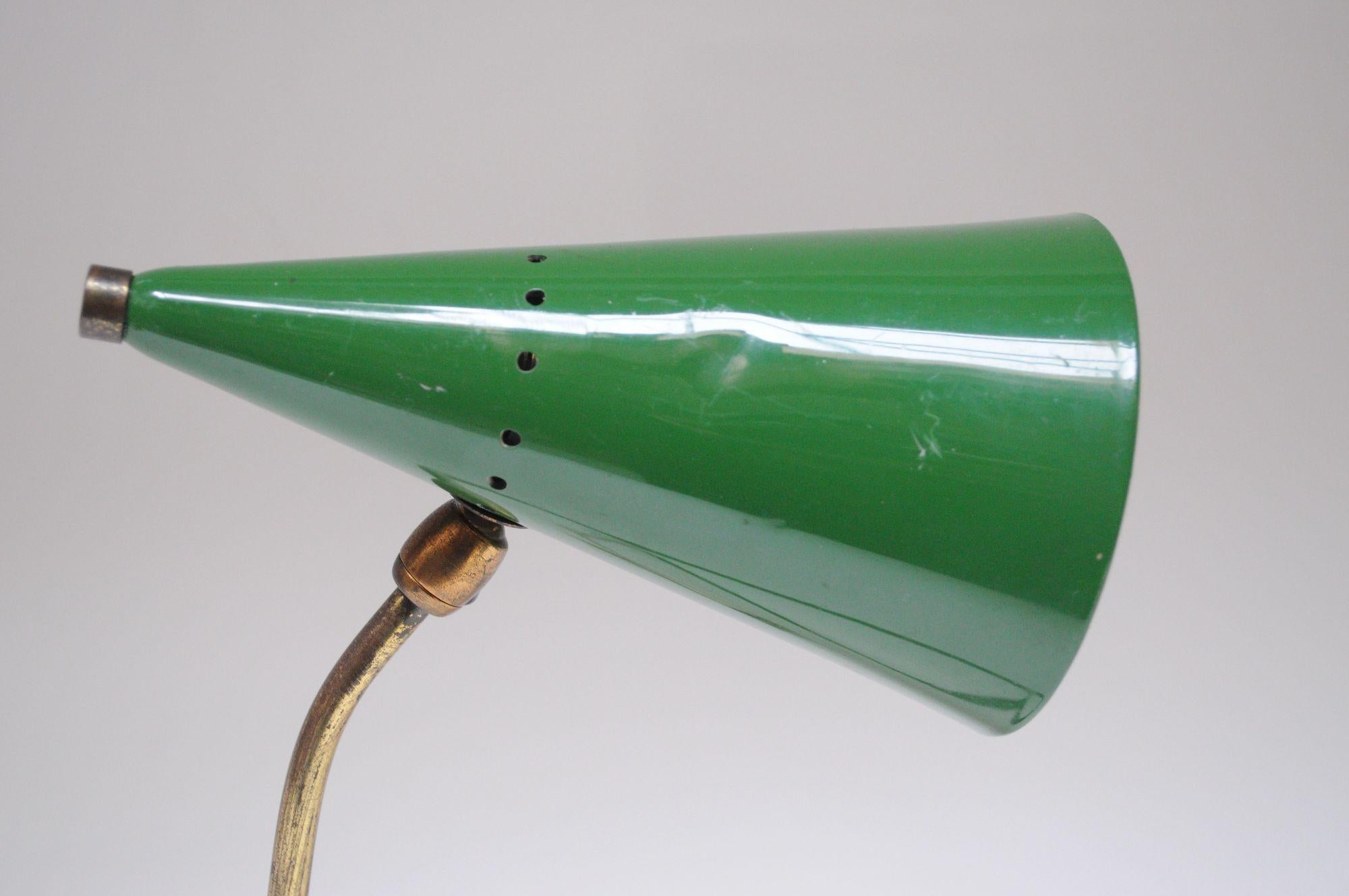 Italian Modern Brass and Green Metal Petite Table Lamp by Gilardi and Barzaghi For Sale 10