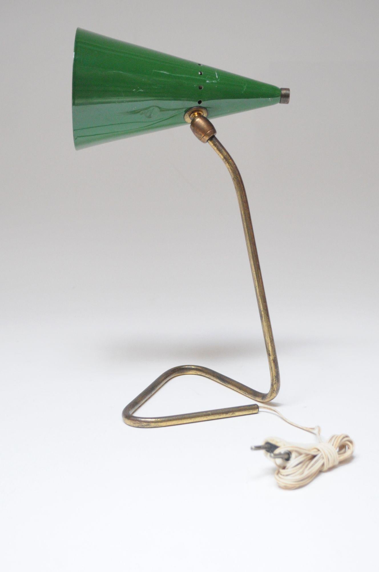 Italian Modern Brass and Green Metal Petite Table Lamp by Gilardi and Barzaghi In Good Condition For Sale In Brooklyn, NY