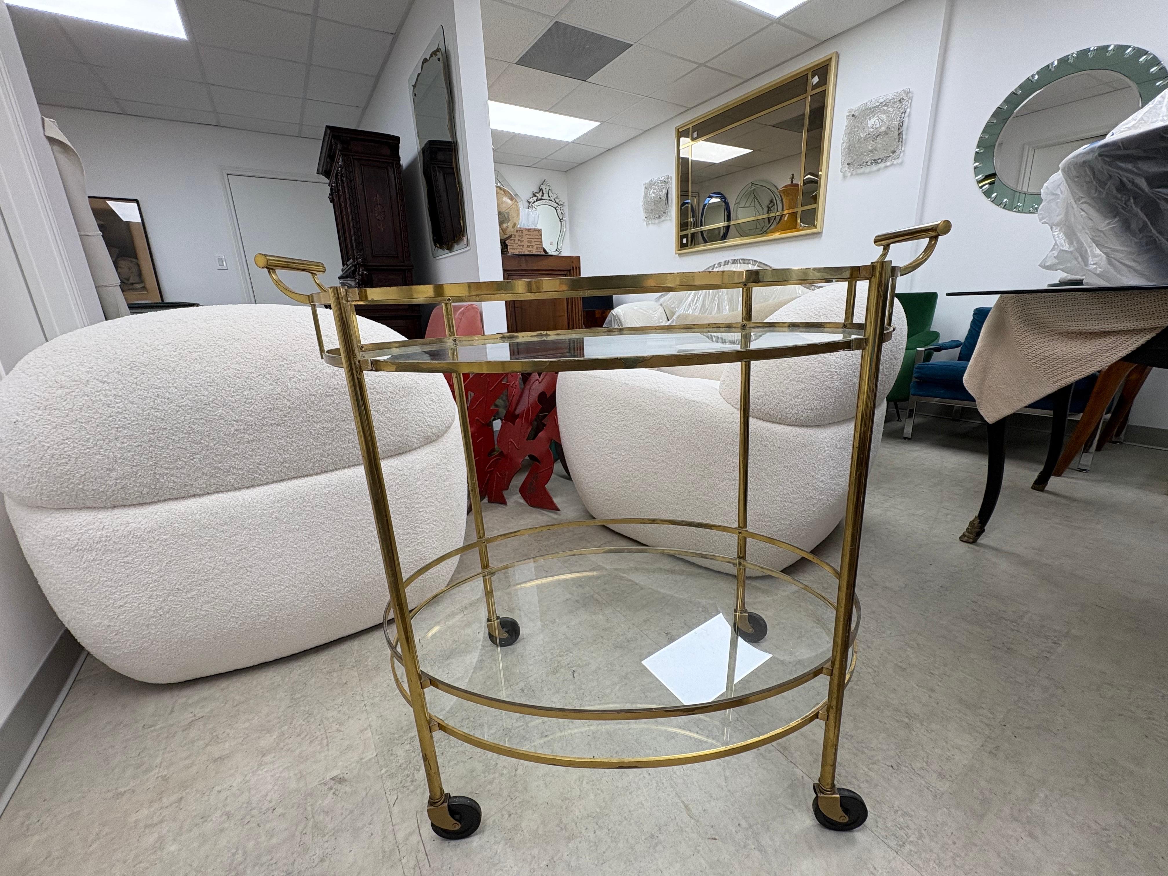 Mid-Century Modern Chariot de bar moderne italien en laiton en vente