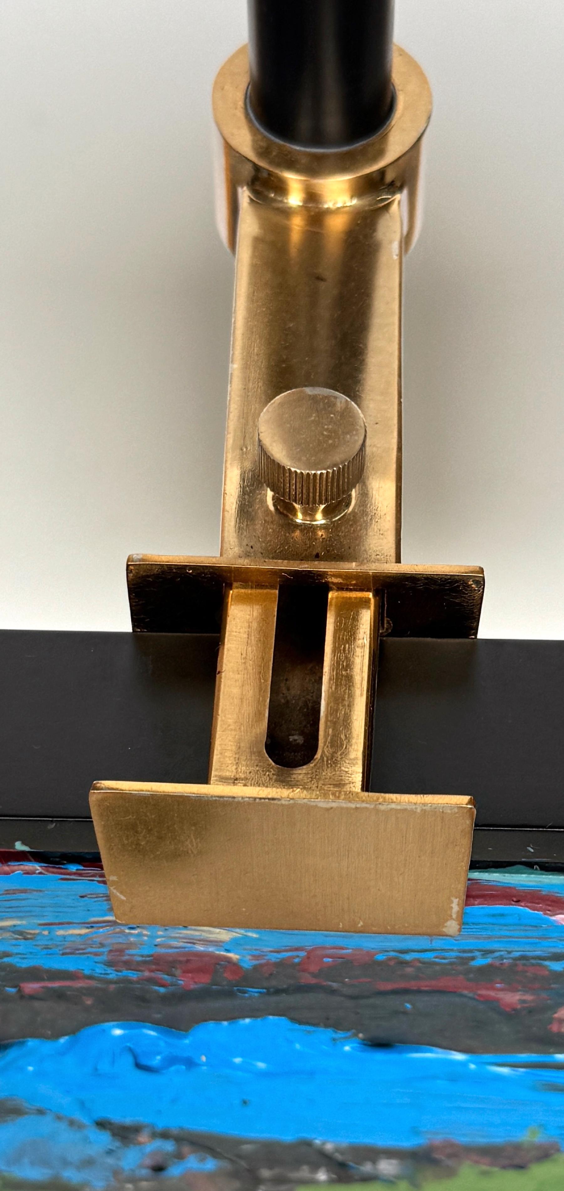 Cavalletto per lampada da terra moderno in ottone e smaltato, regolabile, fine del XX secolo In condizioni buone in vendita a West Palm Beach, FL