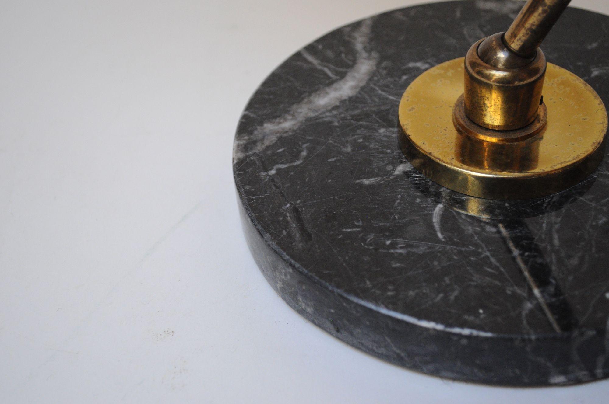 Italian Modern Brass, Metal, and Black Marble Table Lamp by Luci Milano For Sale 3