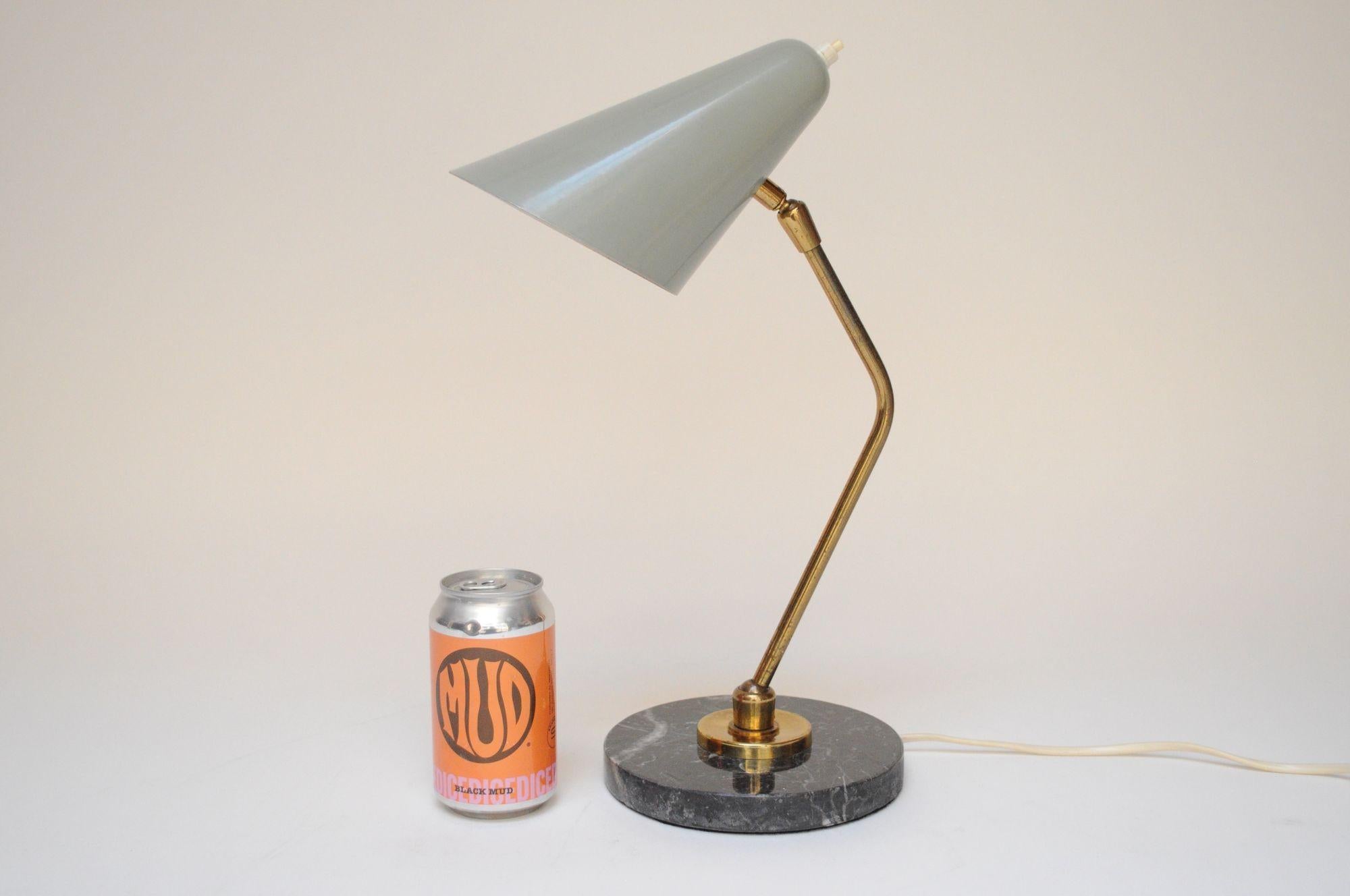 Italian Modern Brass, Metal, and Black Marble Table Lamp by Luci Milano For Sale 1