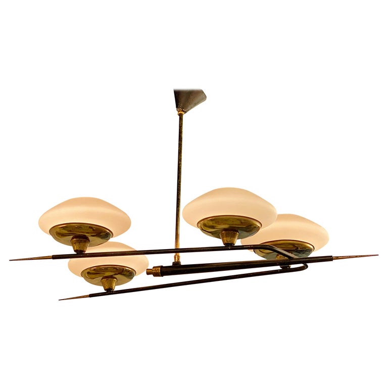 Lustre moderne italien en laiton, métal et verre dépoli, 4 éclairages ...