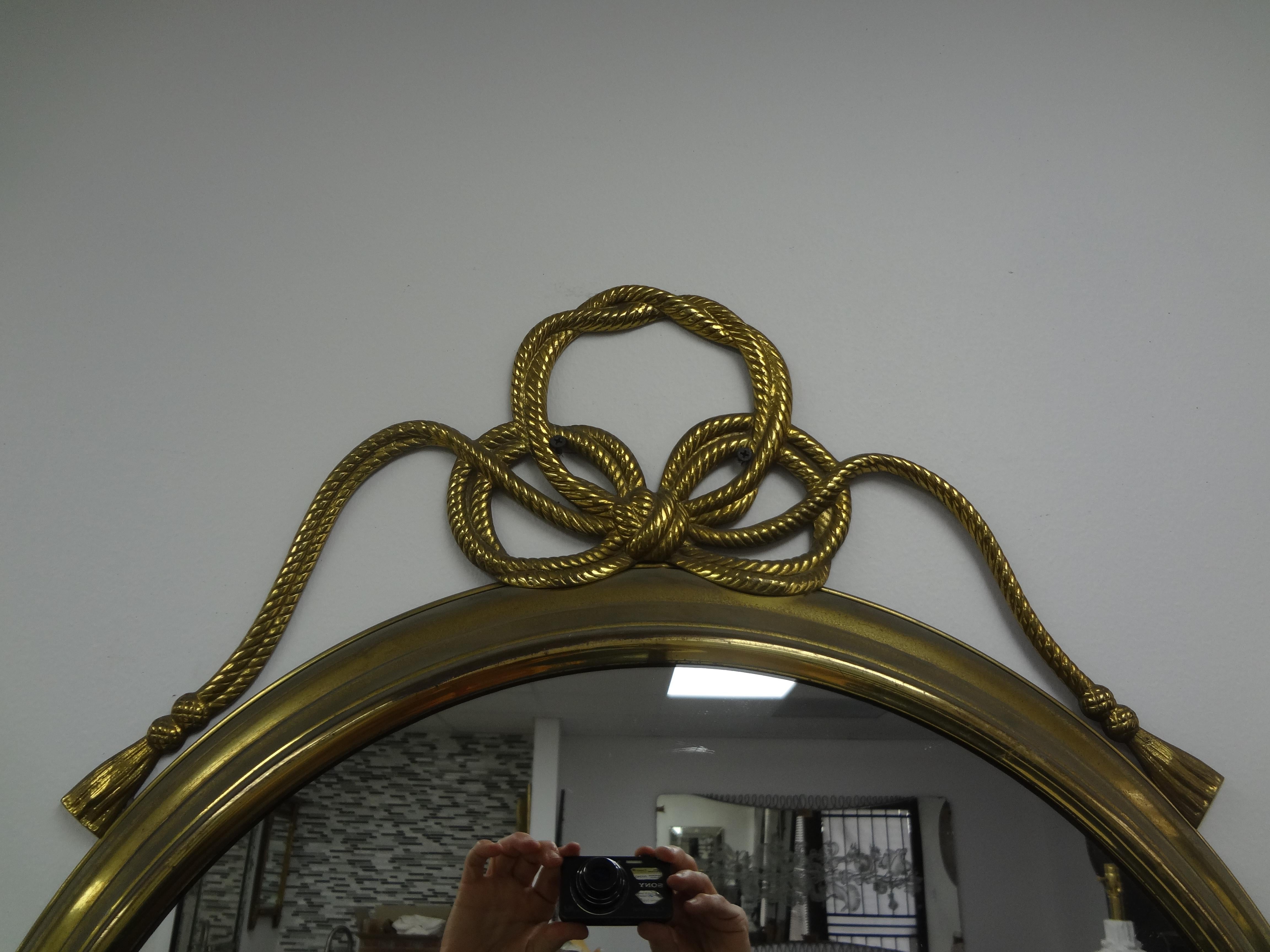 Hollywood Regency Miroir moderne italien avec nœud en vente