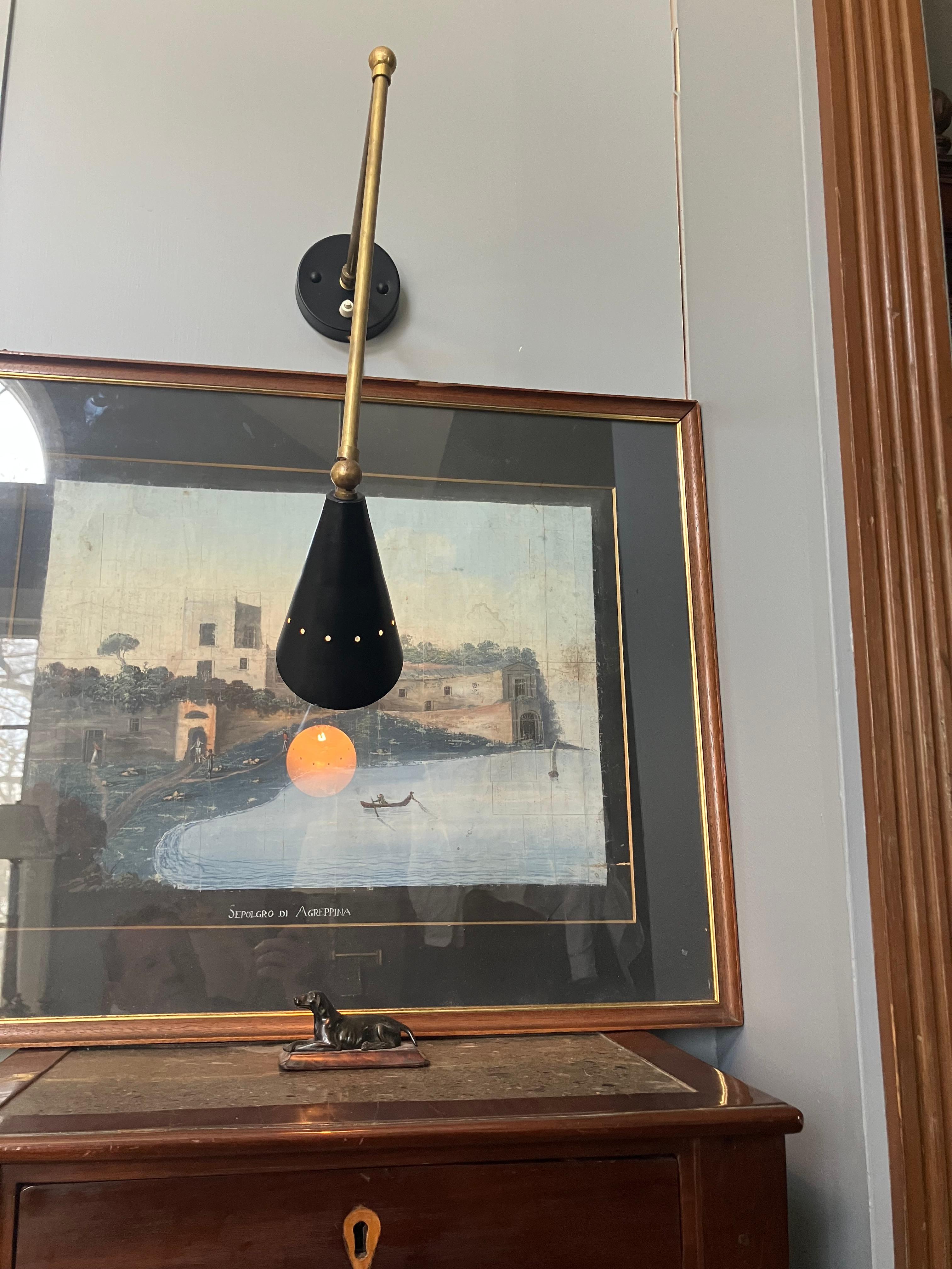 Lámpara italiana moderna de latón para cuadros Italiano en venta