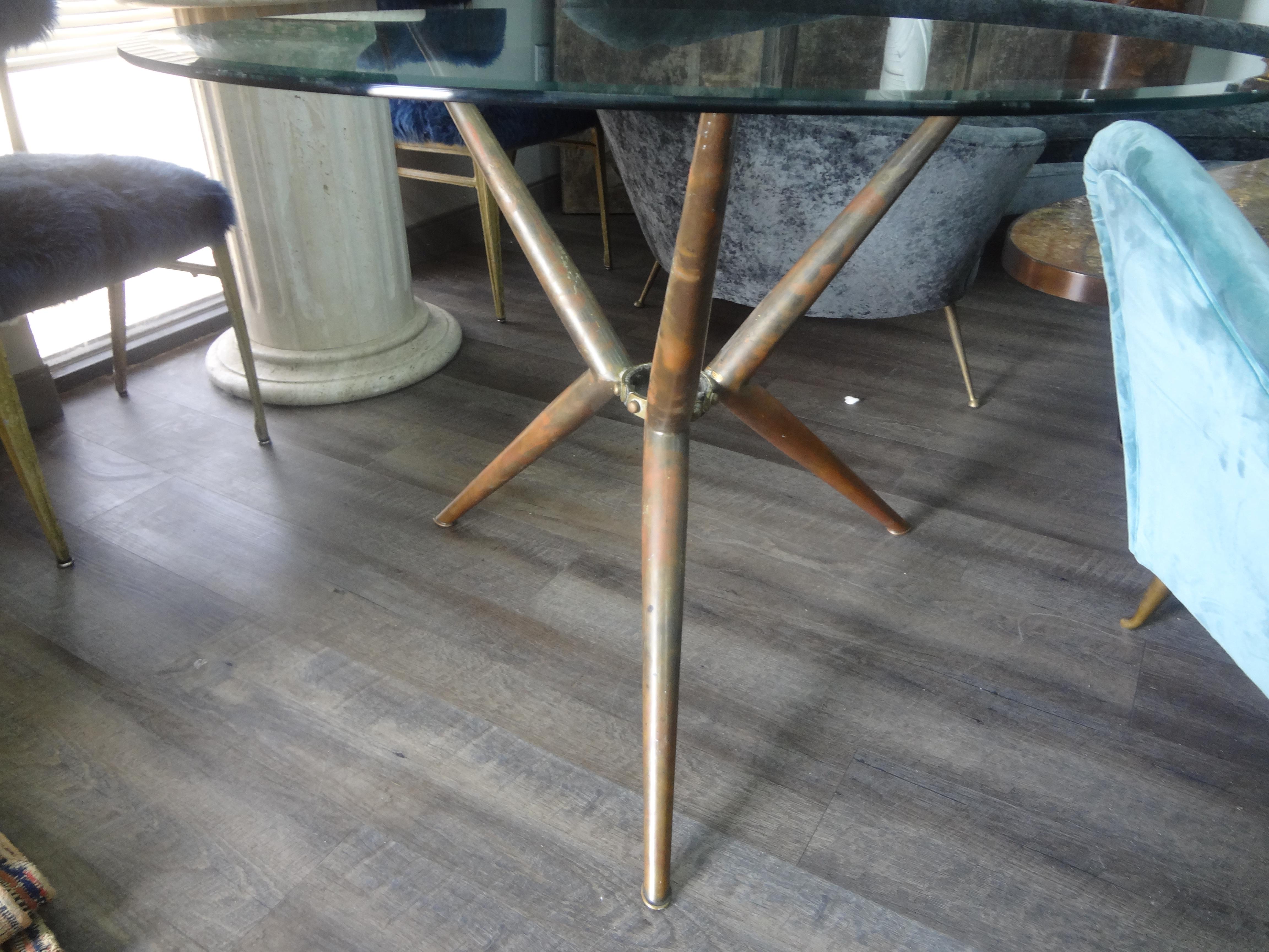 Italian Modern Brass Tripod Center Table With Glass Top In Good Condition For Sale In Houston, TX