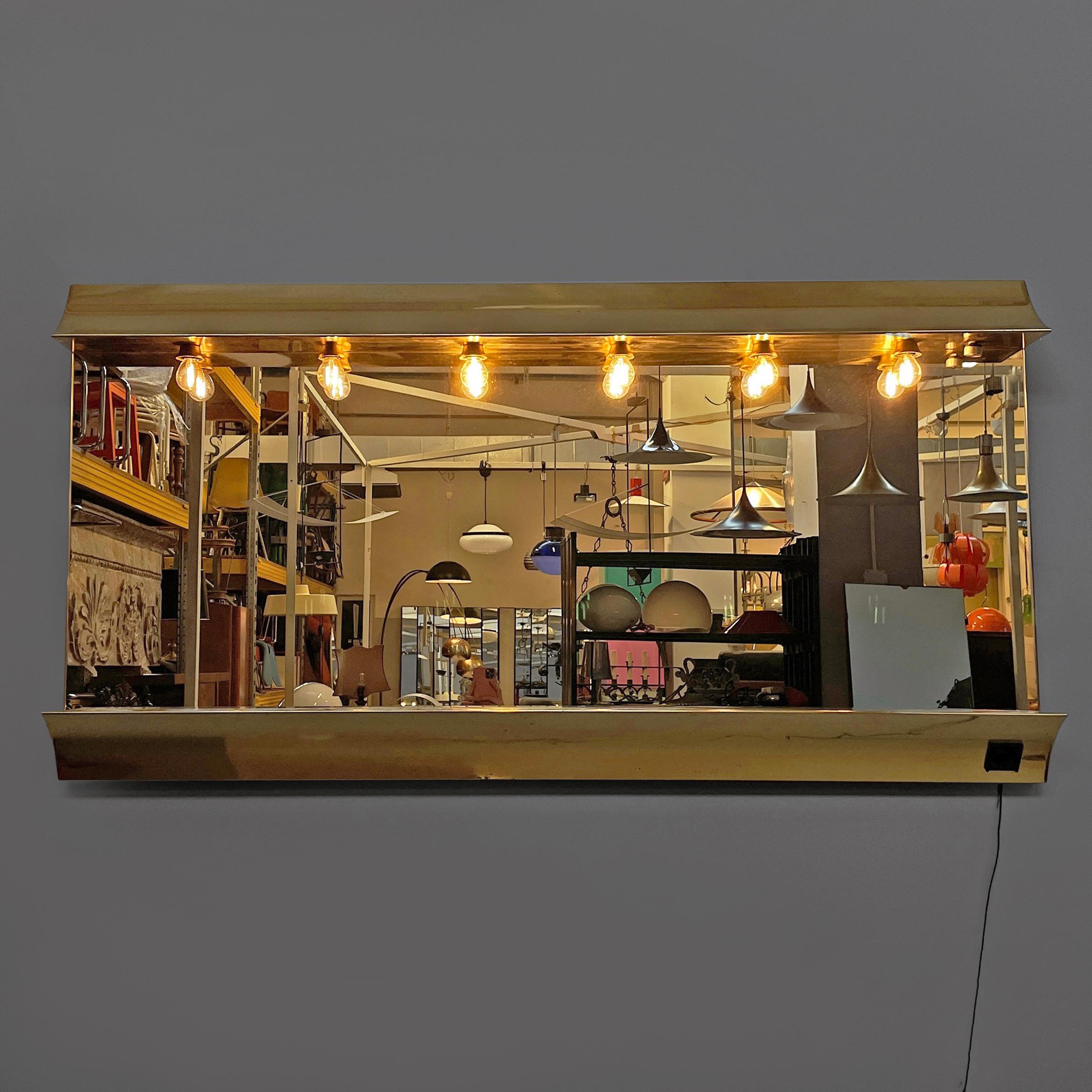 Italian modern brass wall mirror with six lamps, 1980s In Good Condition For Sale In MIlano, IT
