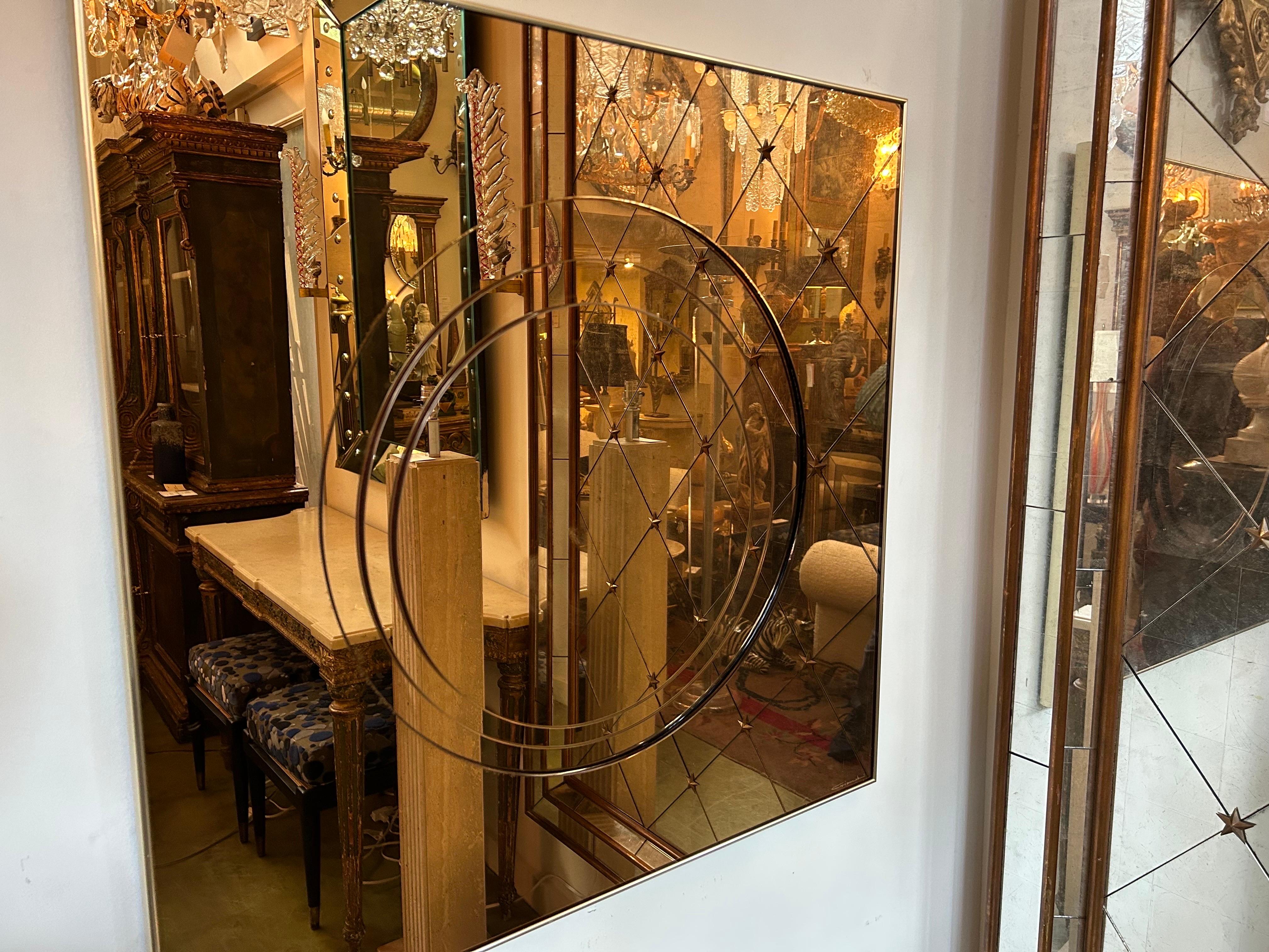 Bronzato Specchio italiano moderno in bronzo con design circolare in vendita