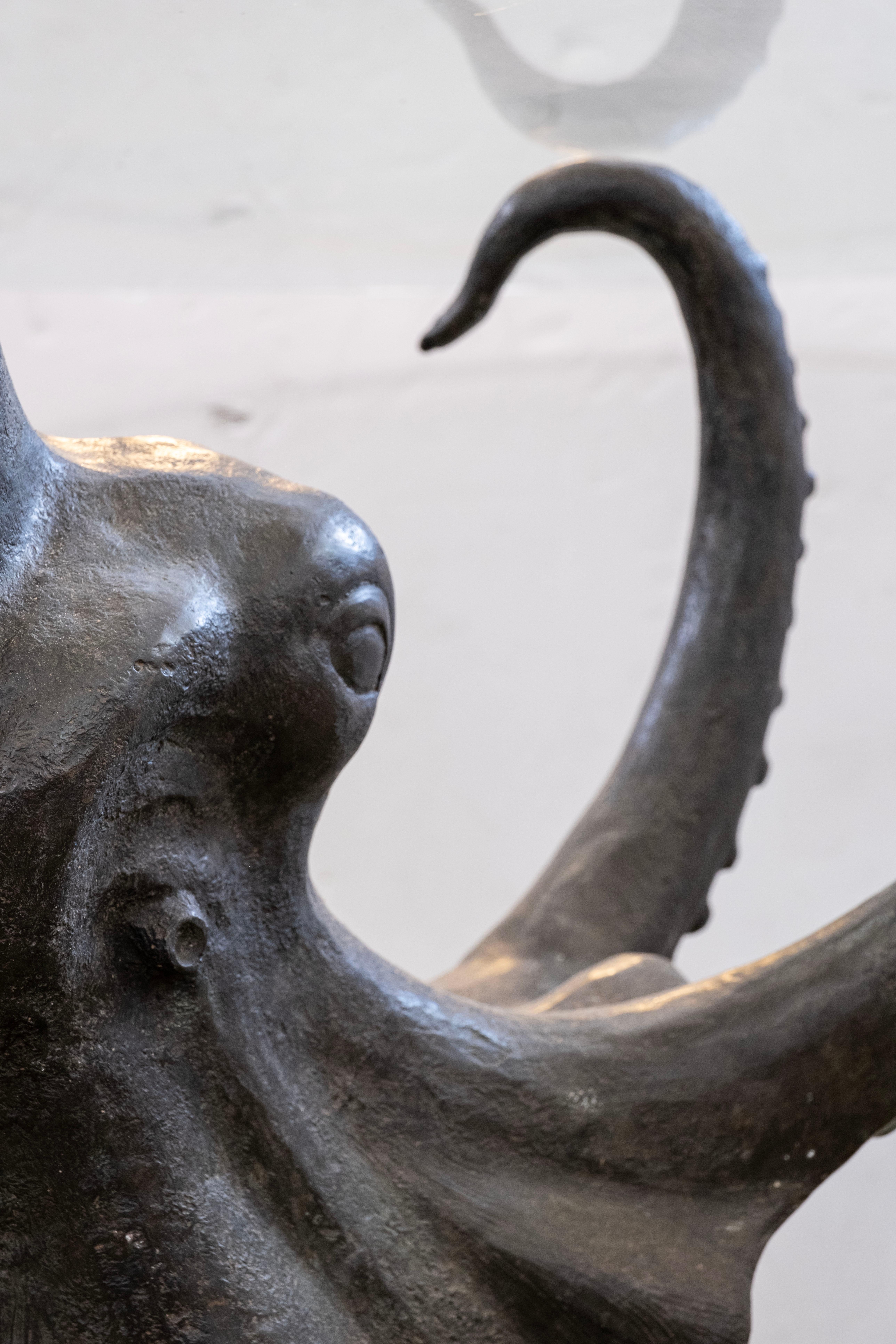 Fin du 20e siècle Table centrale italienne moderne en bronze avec pieuvre en vente
