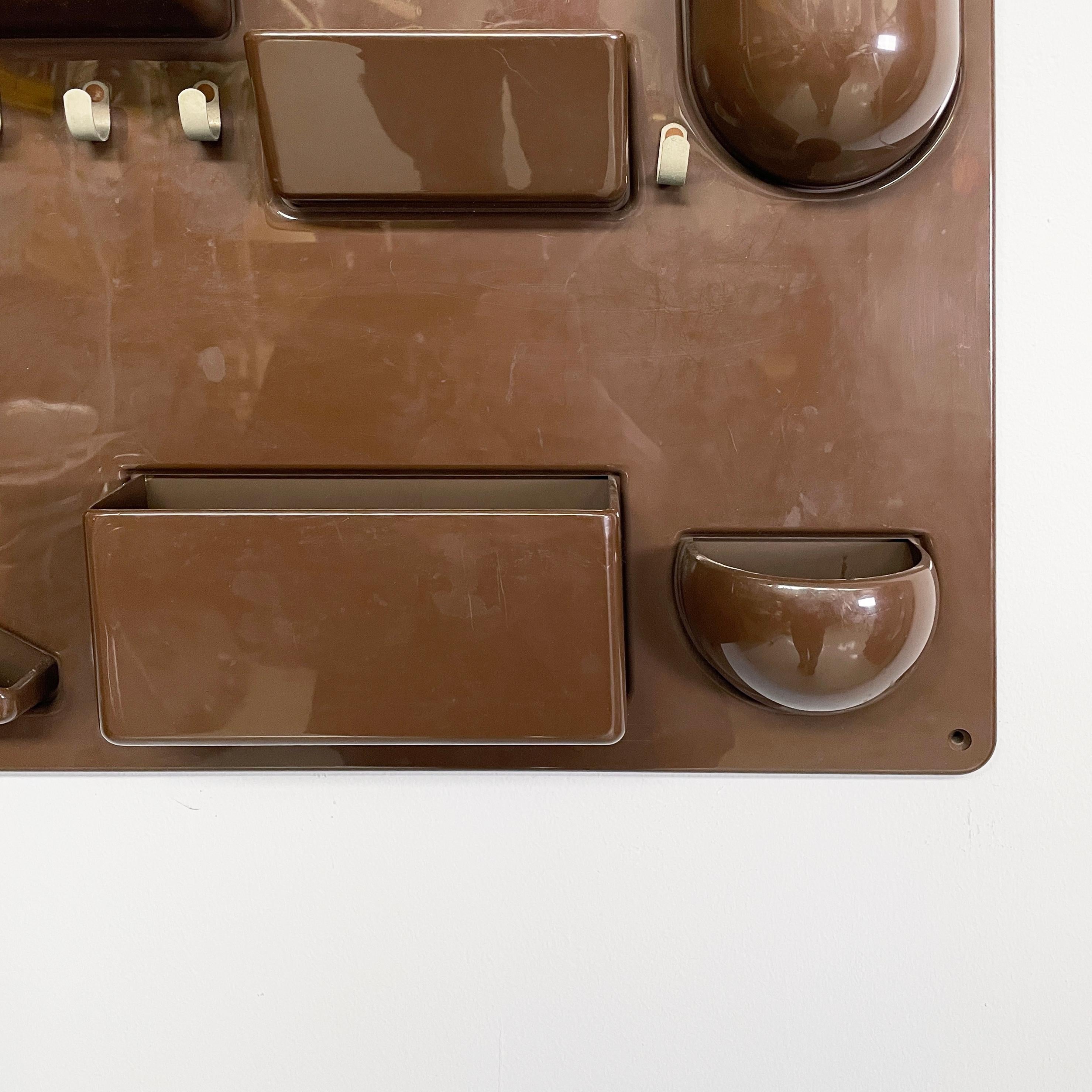 Organizador de pared moderno italiano en ABS marrón Utensilo de Maurer y Becker, años 70 en venta 6
