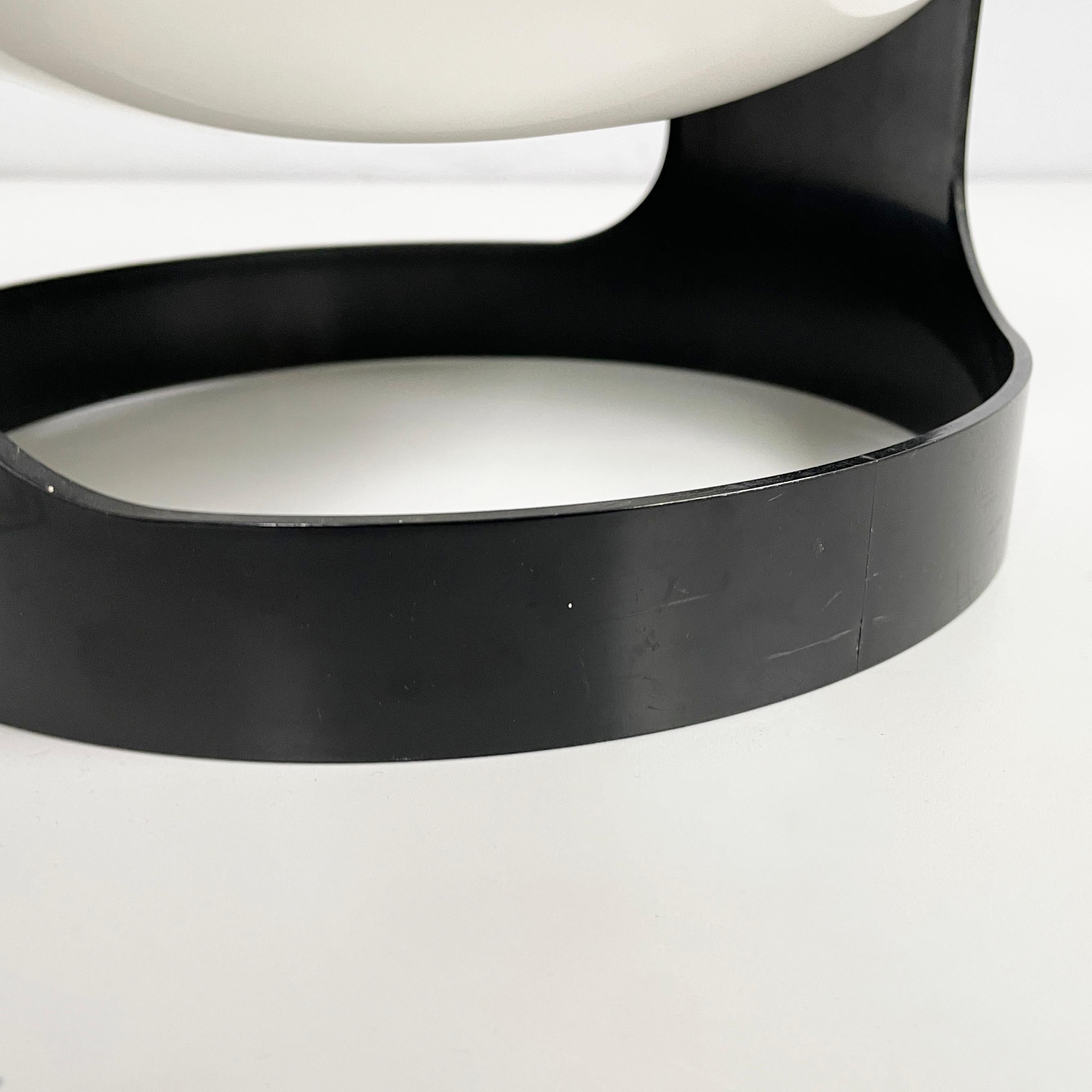 Lámpara de sobremesa italiana moderna de plástico marrón y blanco KD27 de Colombo Kartell, años 60 en venta 10