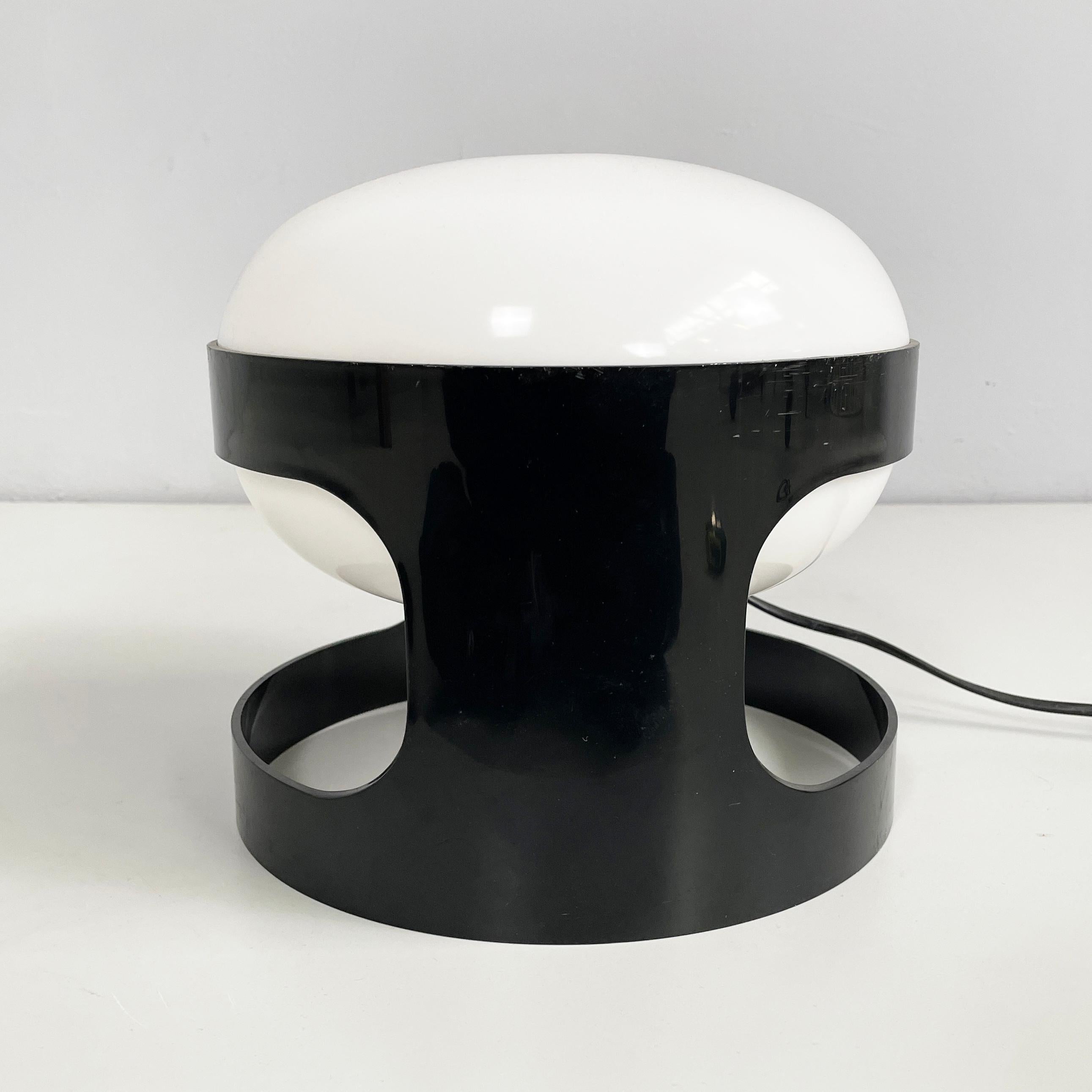 Lámpara de sobremesa italiana moderna de plástico marrón y blanco KD27 de Colombo Kartell, años 60 Plástico en venta