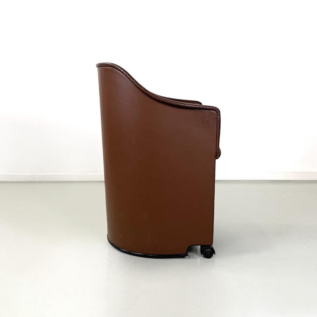 Italian modern brown armchair Artona by Afra and Tobia Scarpa for Maxalto, 1980s In Good Condition For Sale In MIlano, IT