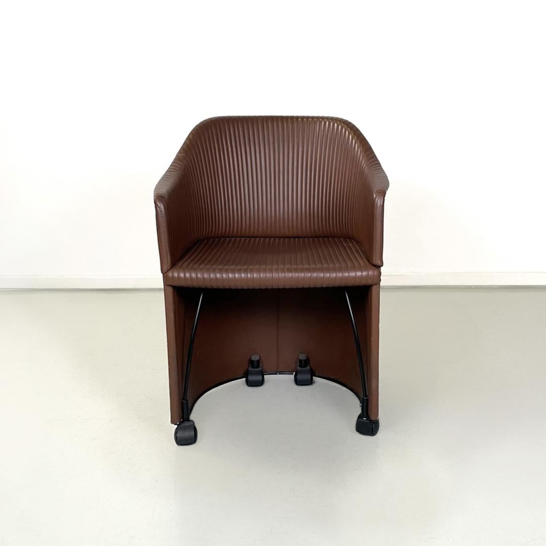 Late 20th Century Italian modern brown armchair Artona by Afra and Tobia Scarpa for Maxalto, 1980s For Sale